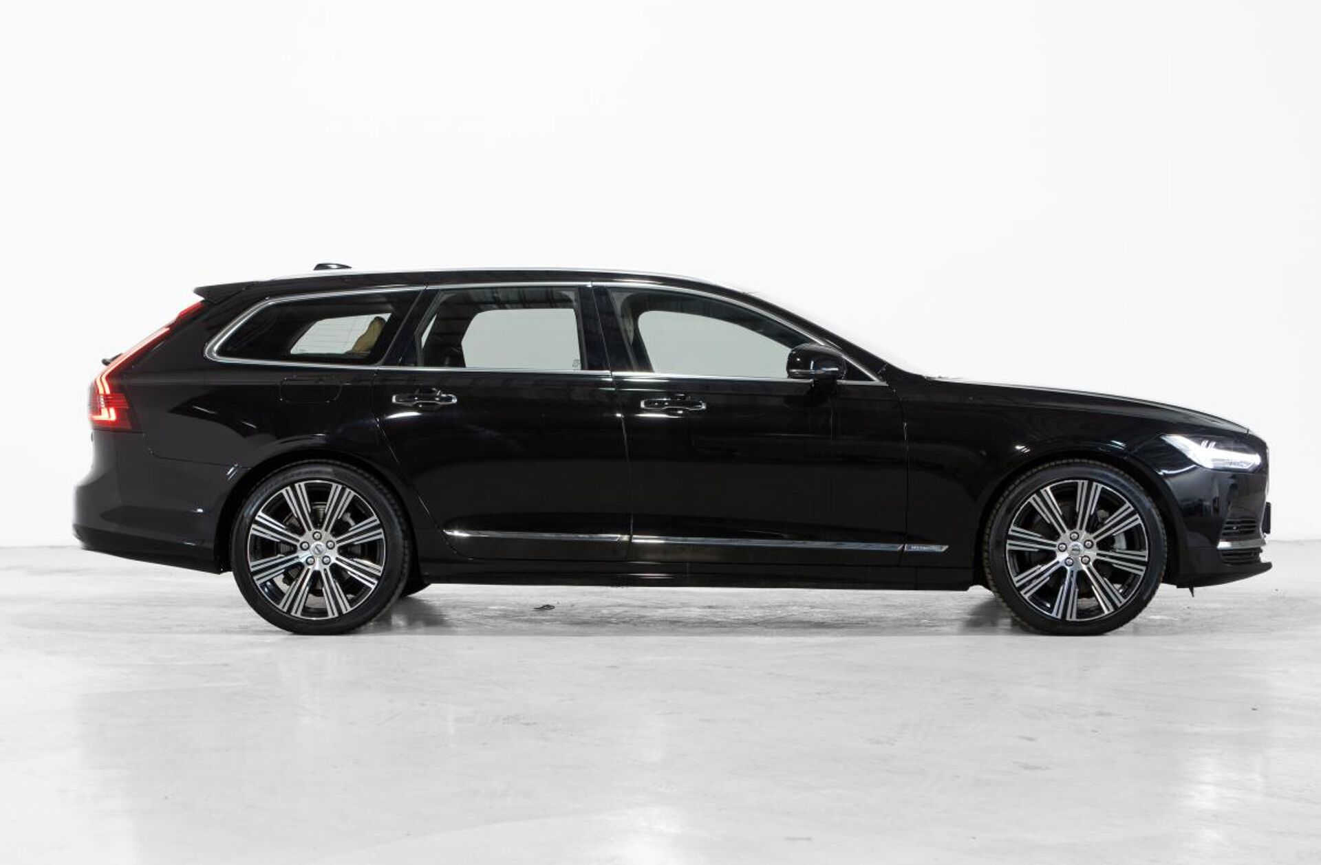 VOLVO V90 2.0 T8 PHEV Inscription Expression AWD