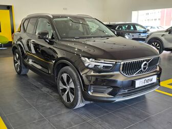 VOLVO XC40 1.5 T5 PHEV Momentum Plus