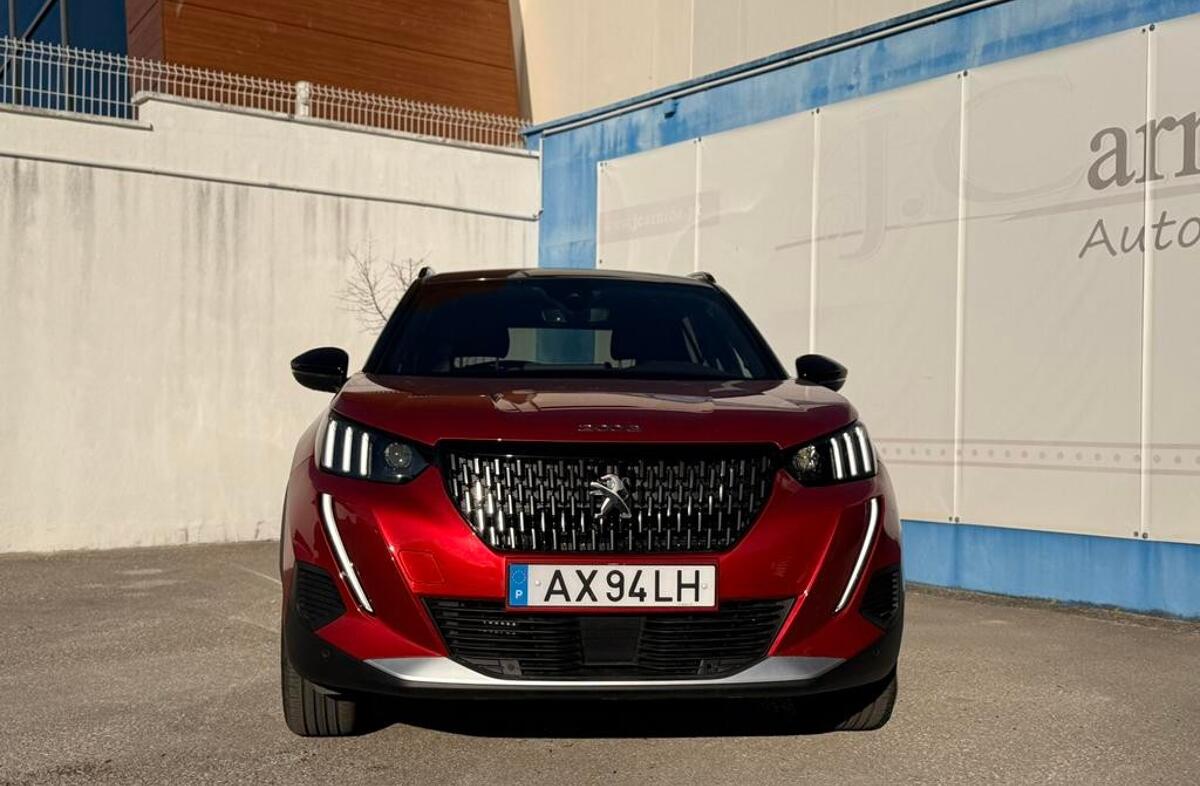 PEUGEOT 2008 1.2 PureTech GT