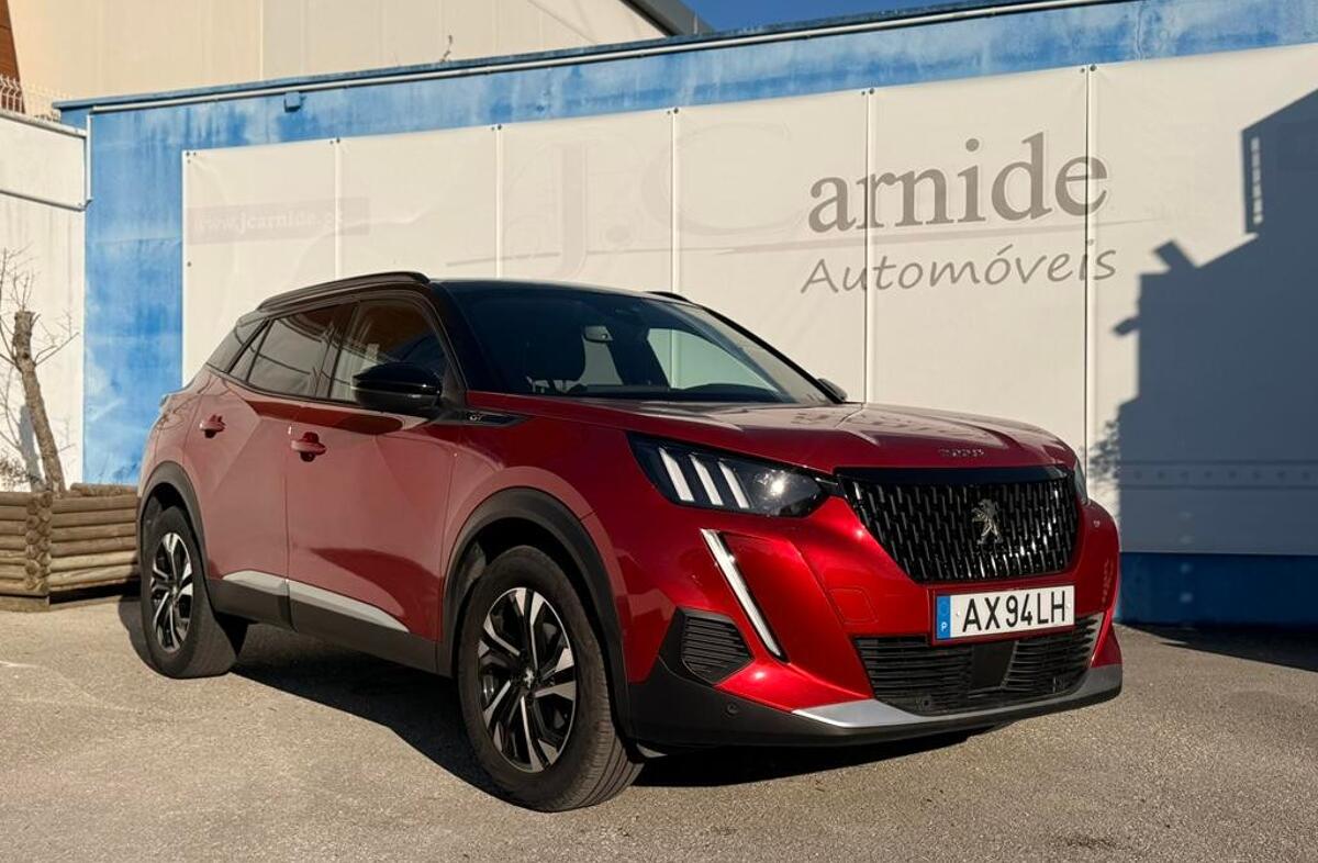 PEUGEOT 2008 1.2 PureTech GT