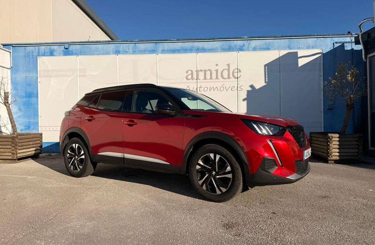 PEUGEOT 2008 1.2 PureTech GT