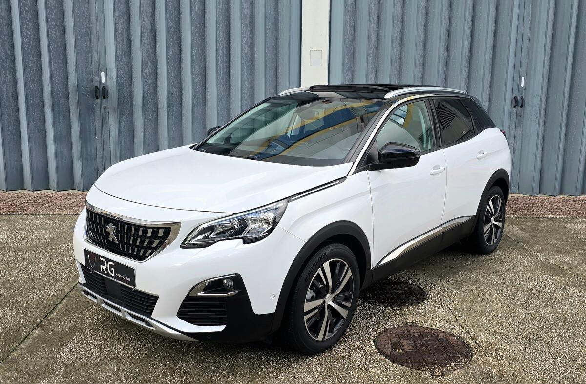 PEUGEOT 3008 1.2 PureTech Allure
