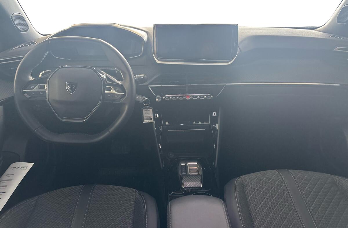 PEUGEOT 2008 1.2 Hybrid Allure e-DCS6