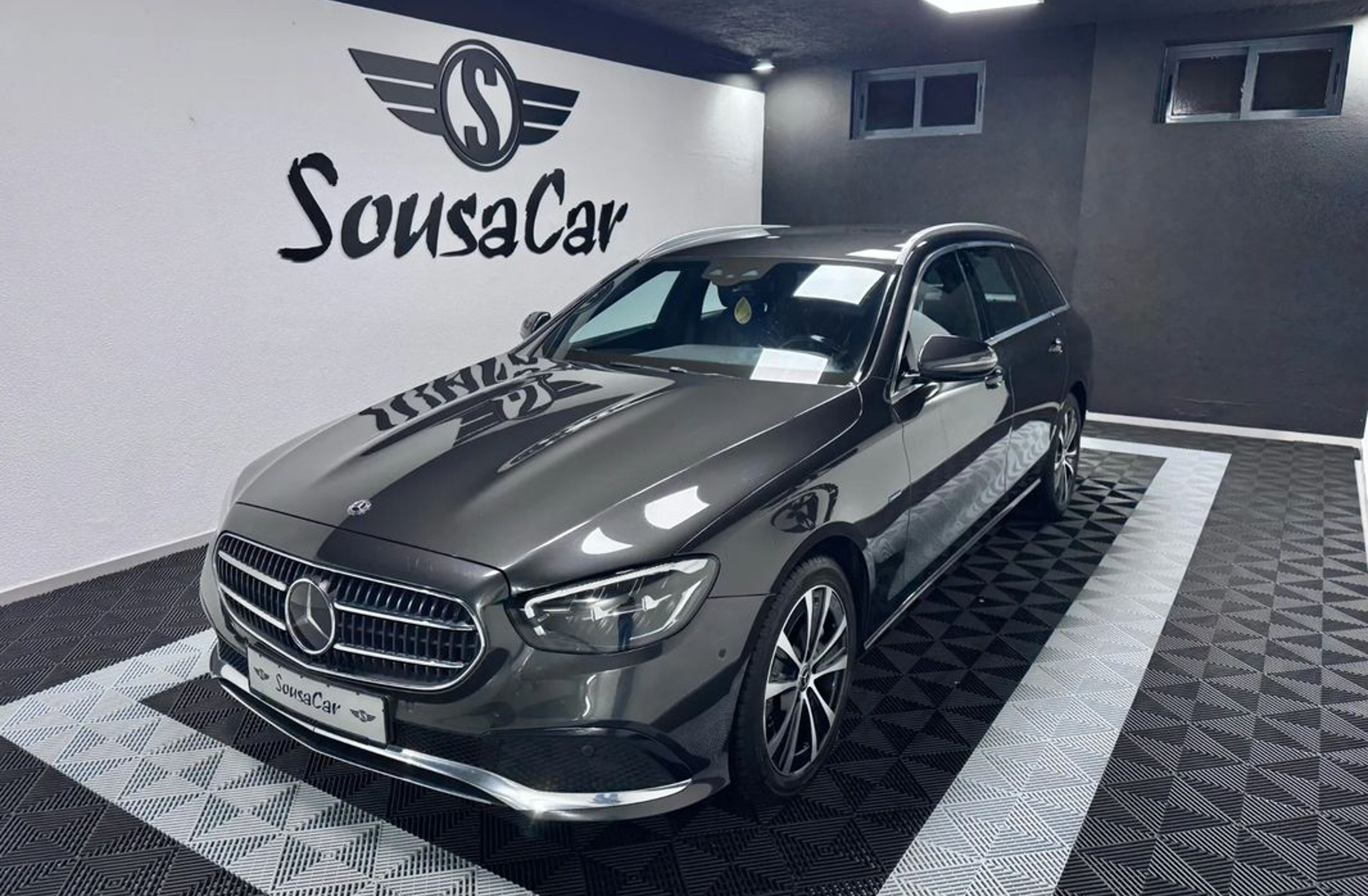 MERCEDES Classe E E 300 de Avantgarde