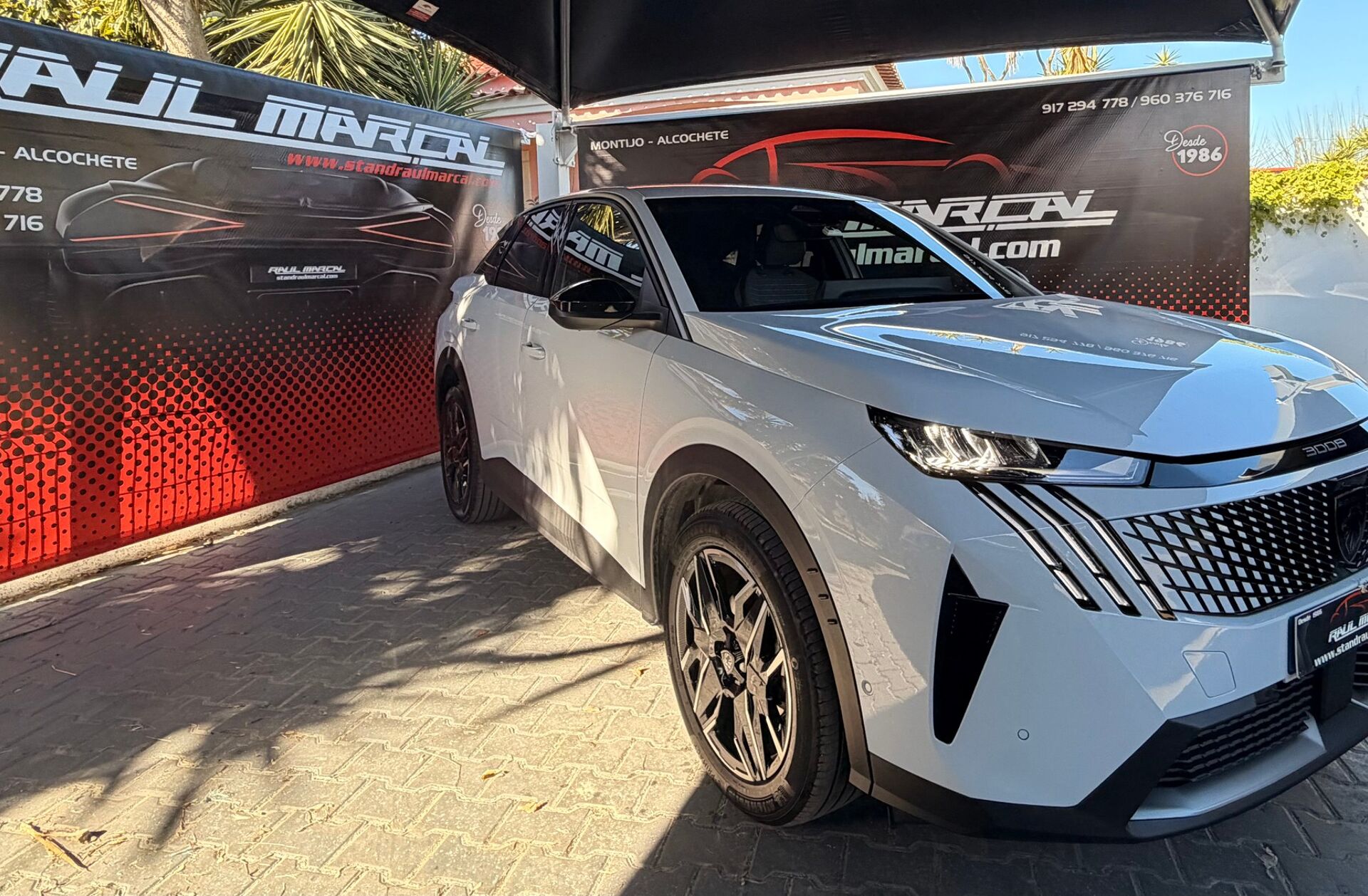 PEUGEOT 3008 1.2 Hybrid Allure e-DCS6