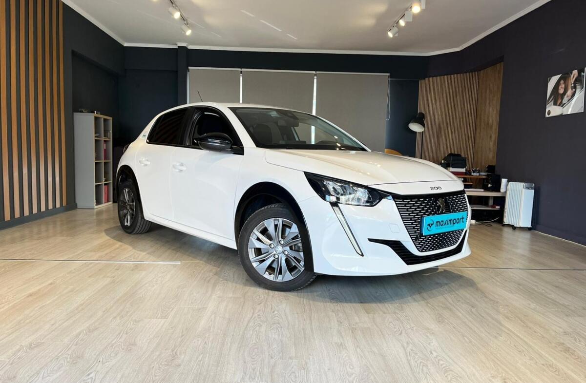 PEUGEOT 208 e- 51 kWh GT