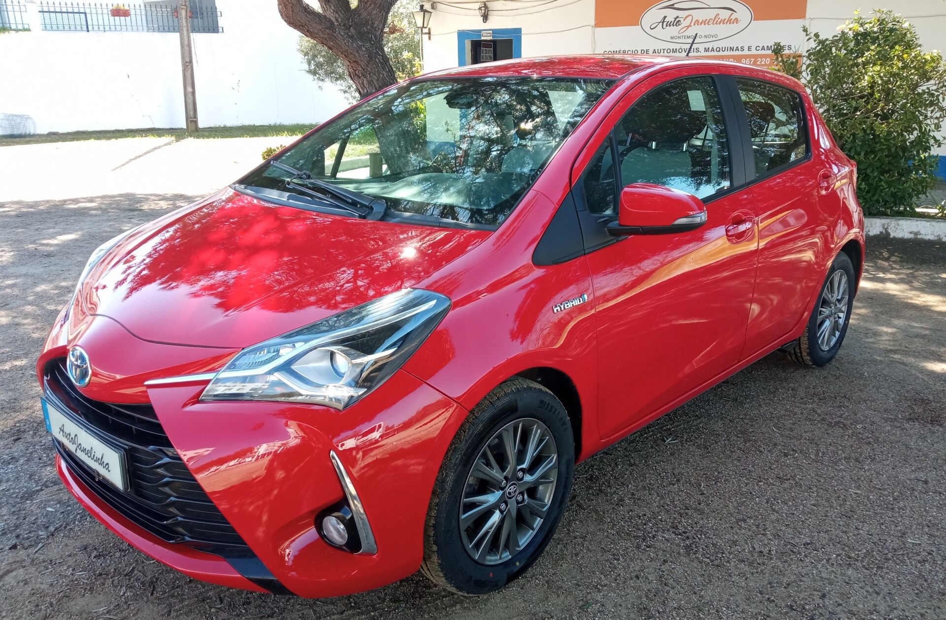 TOYOTA Yaris Hybrid