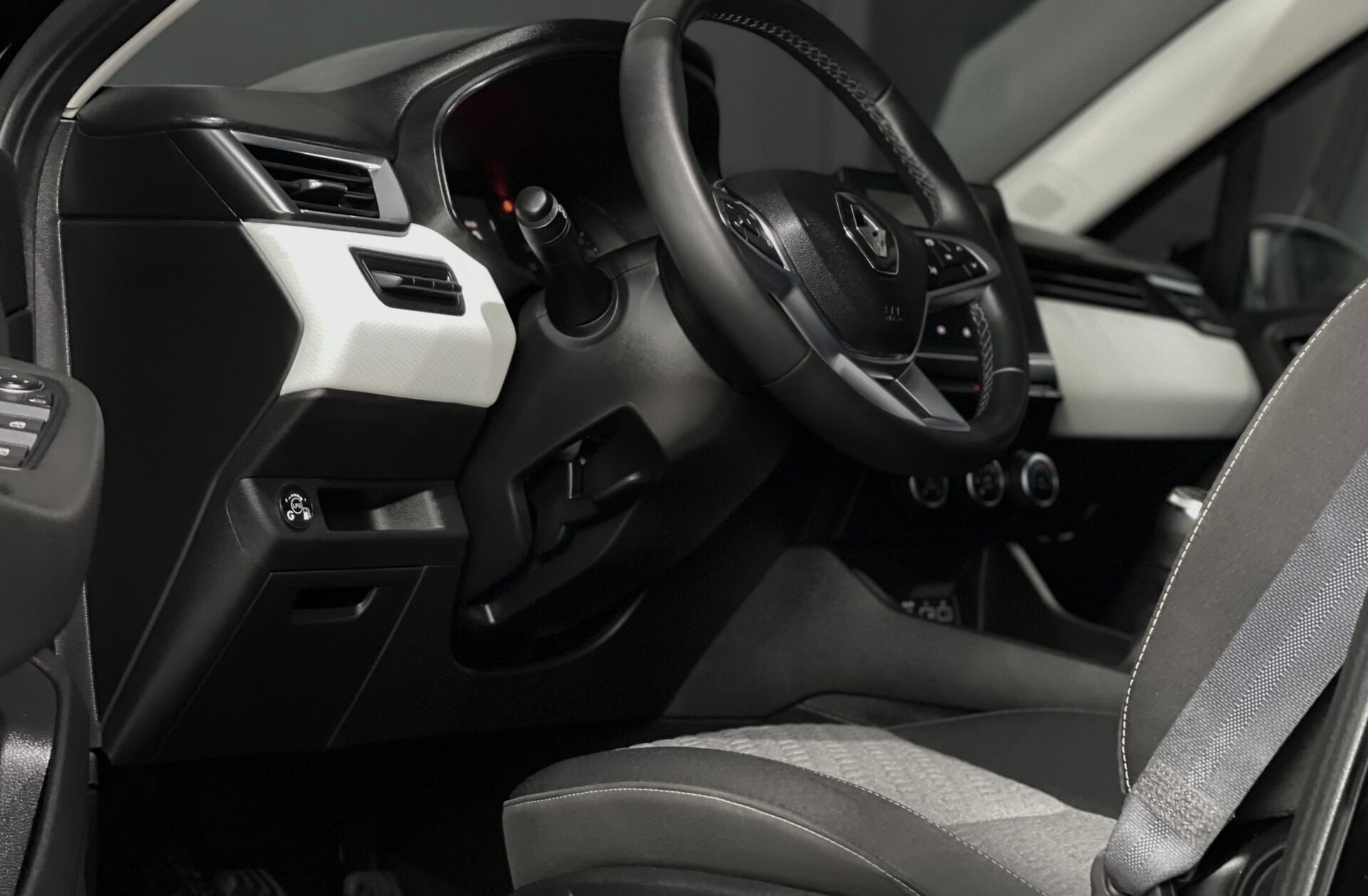 RENAULT Clio 1.0 TCe Intens