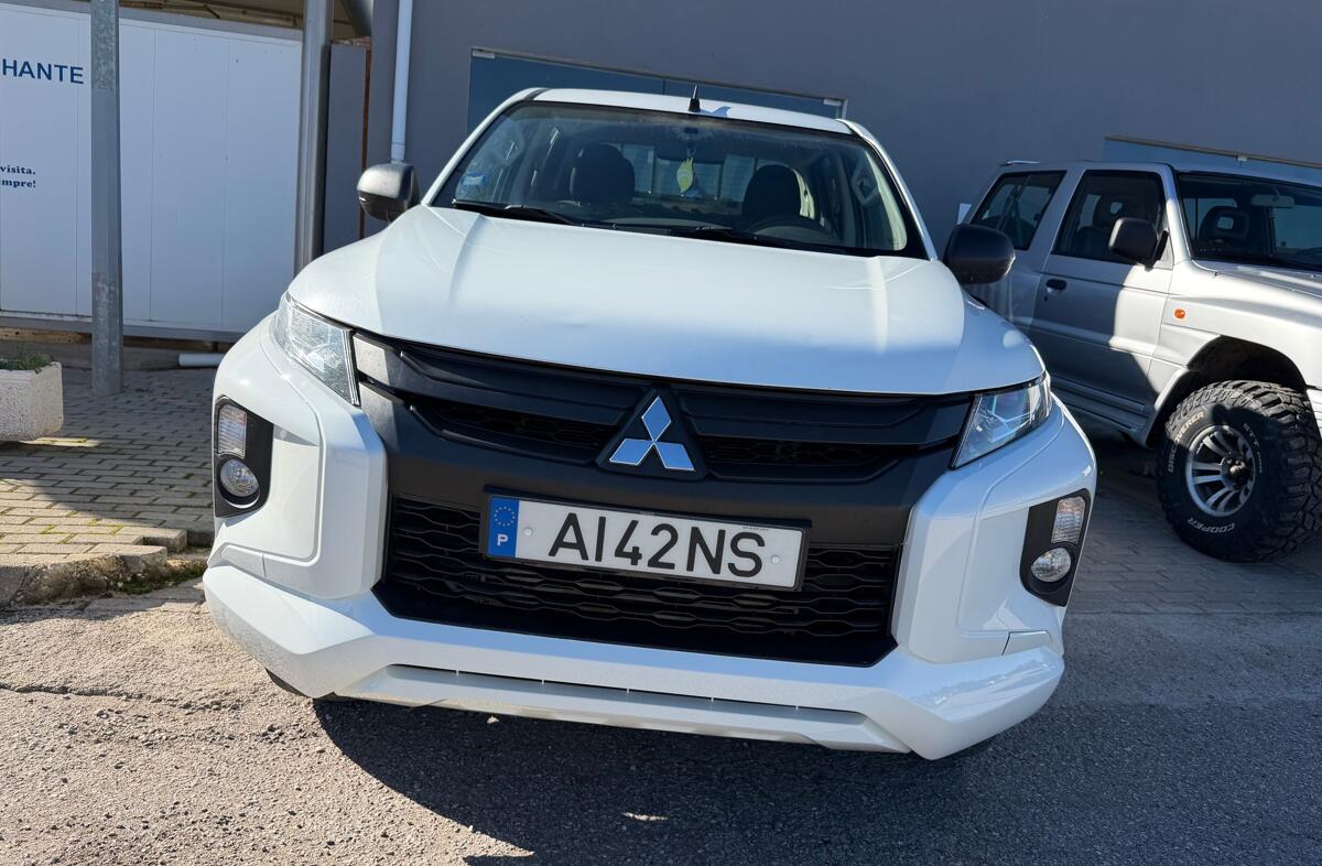 MITSUBISHI L 200 2.3 DI-D Space Cab Invite 4WD