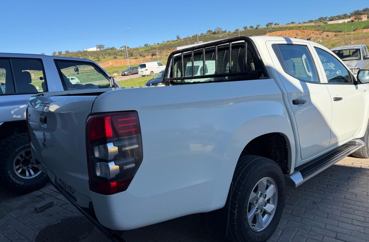 MITSUBISHI L 200 2.3 DI-D Space Cab Invite 4WD