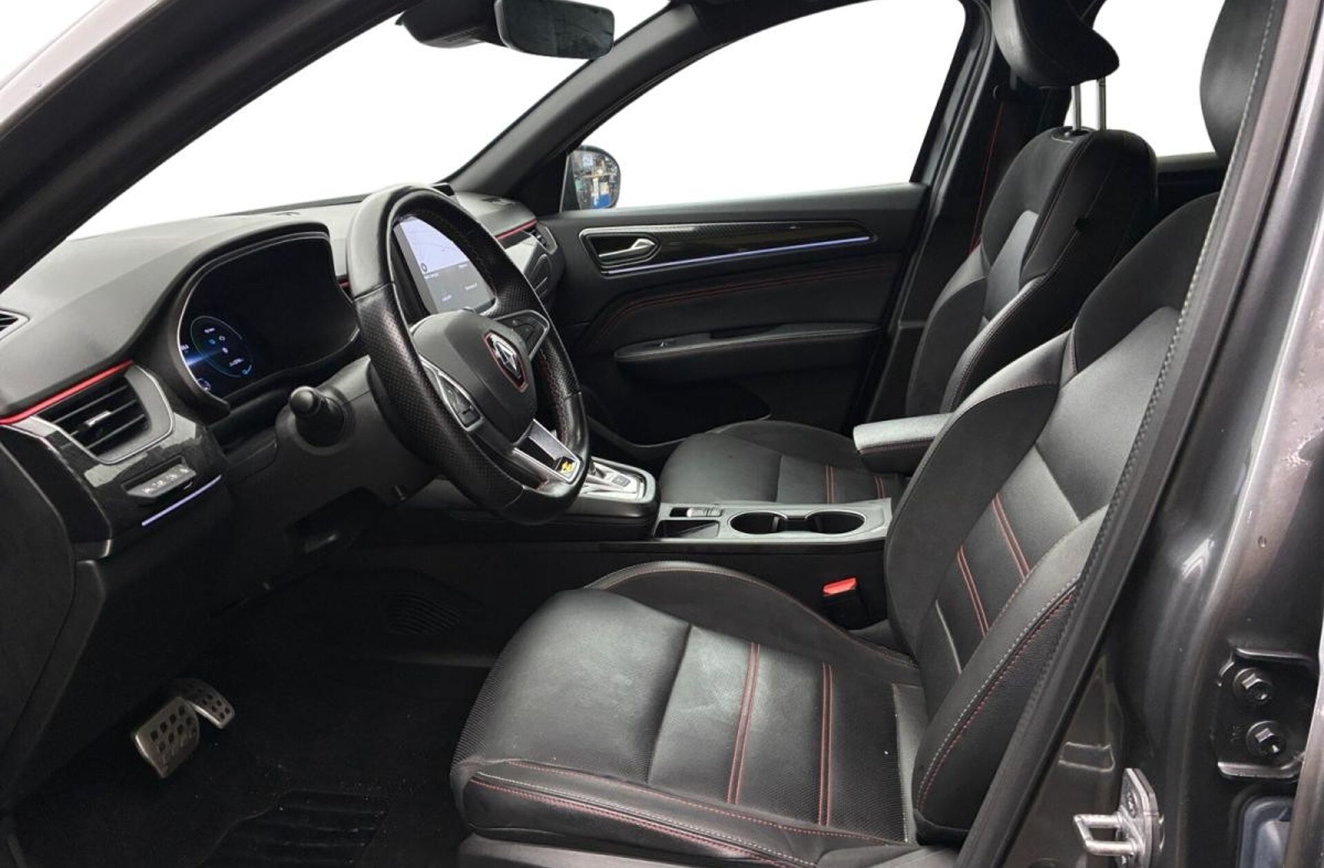 RENAULT Arkana 1.6 E-Tech Business