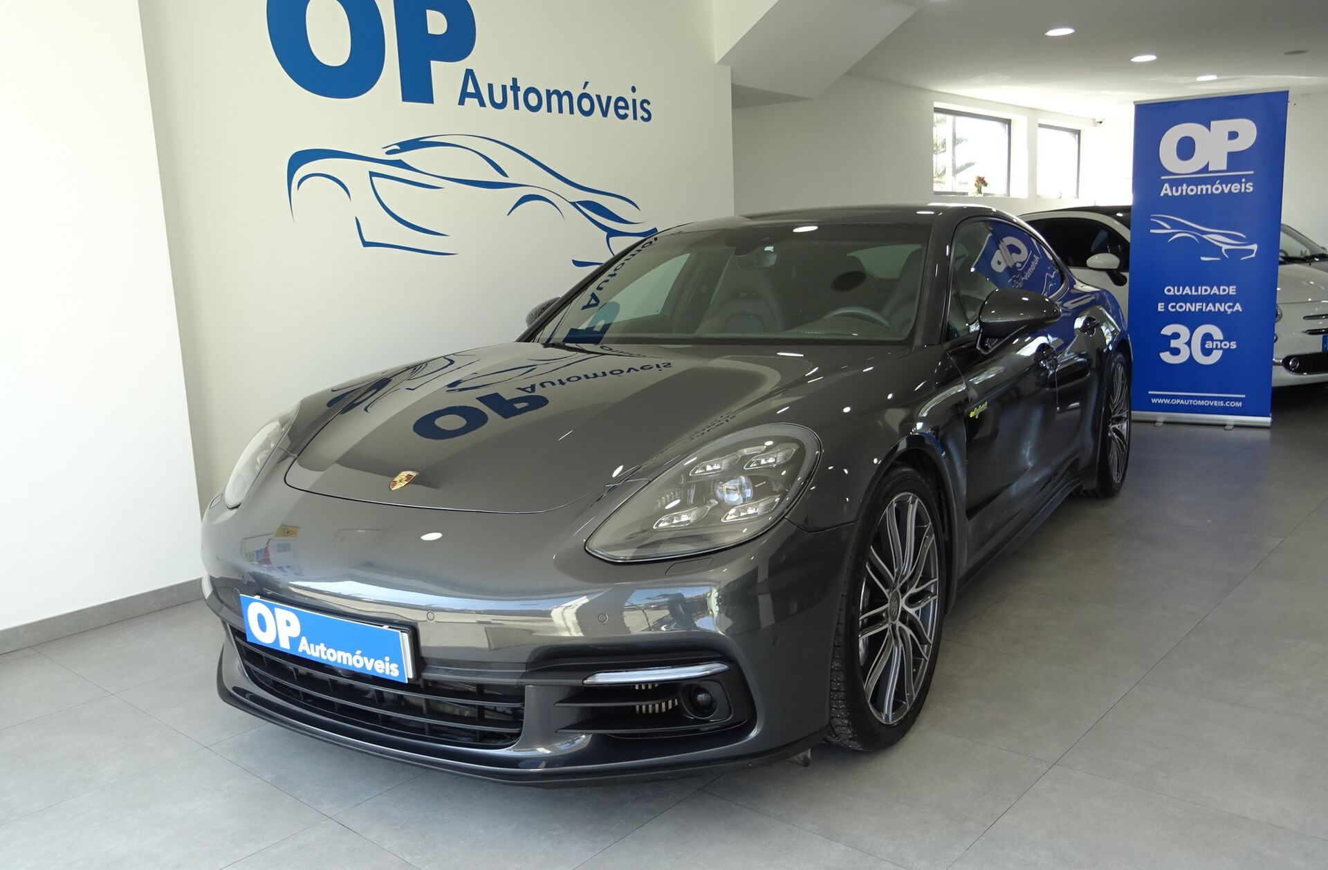 PORSCHE Panamera 4 E-Hybrid Executive
