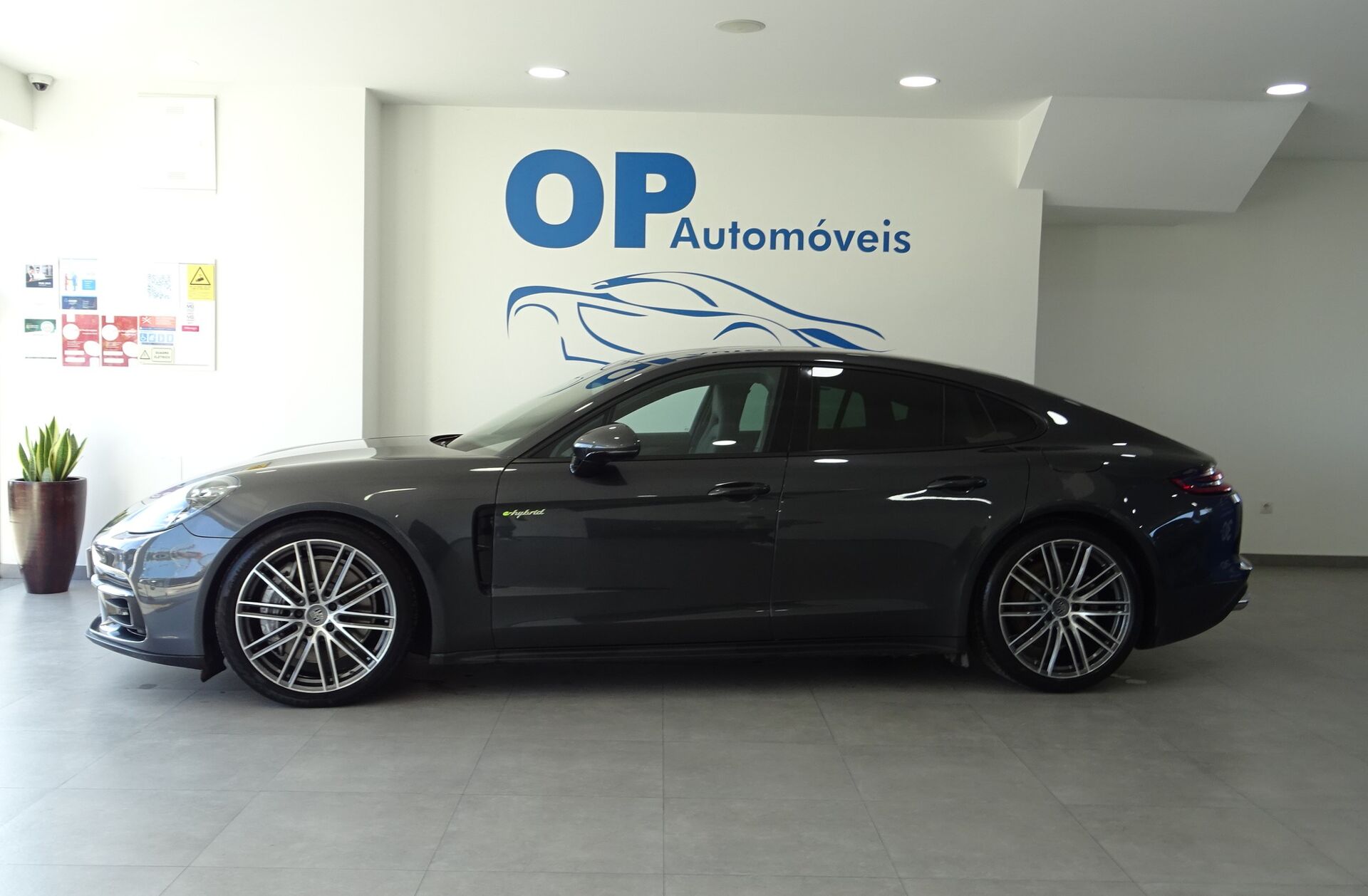PORSCHE Panamera 4 E-Hybrid Executive