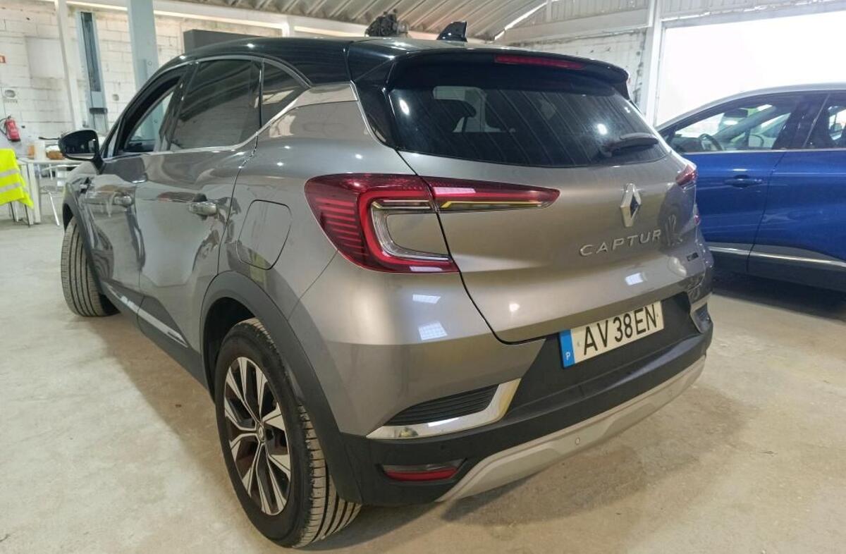 RENAULT Captur 1.6 E-Tech Plug-In Hybrid Techno
