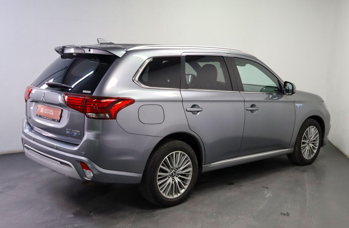 MITSUBISHI Outlander 2.4 PHEV Instyle