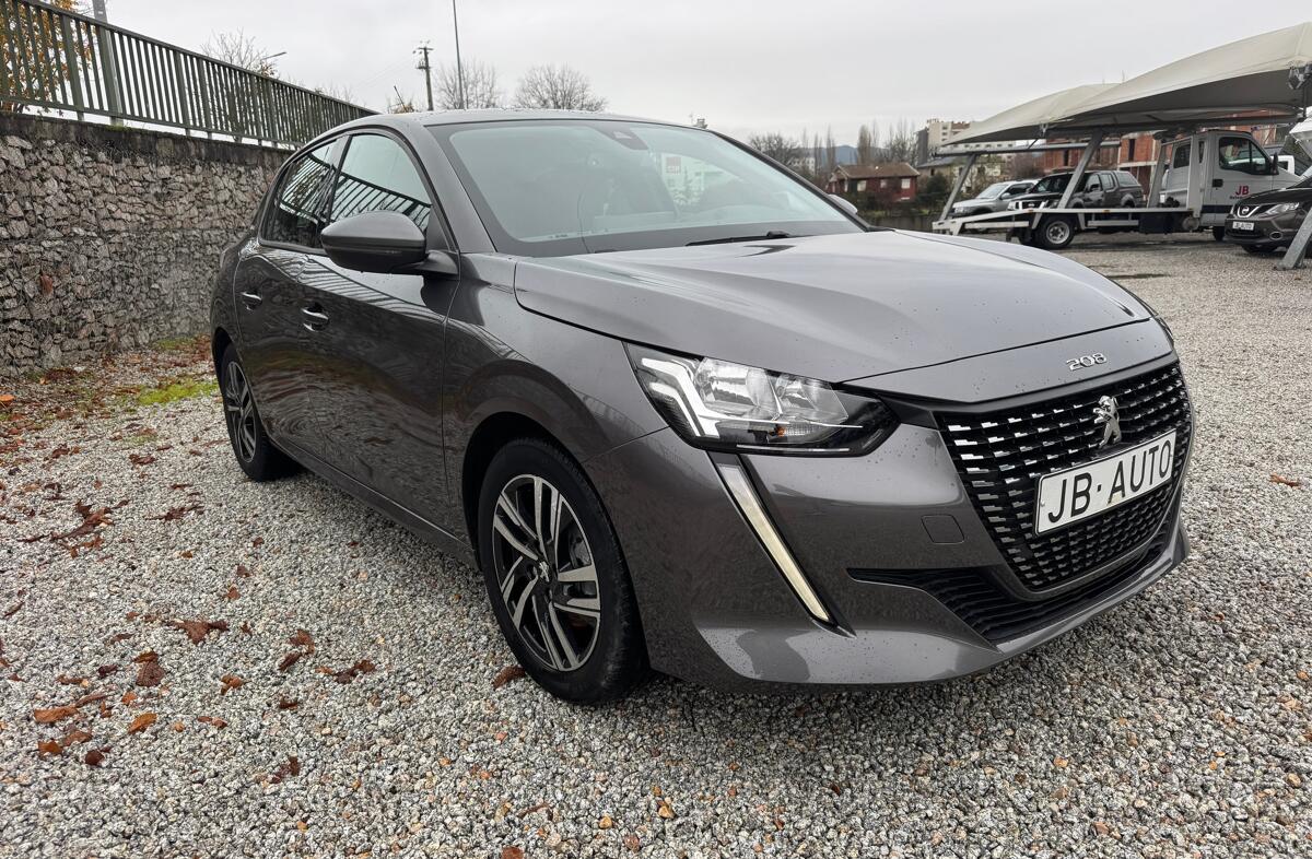 PEUGEOT 208 1.2 PureTech Allure