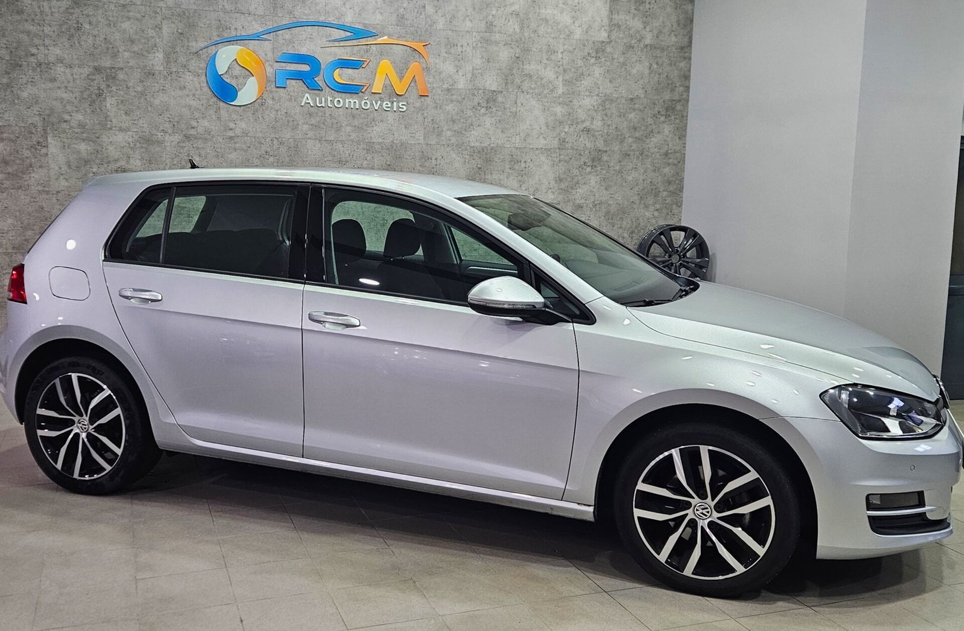 VOLKSWAGEN Golf 1.6 TDi BlueMotion Trendline