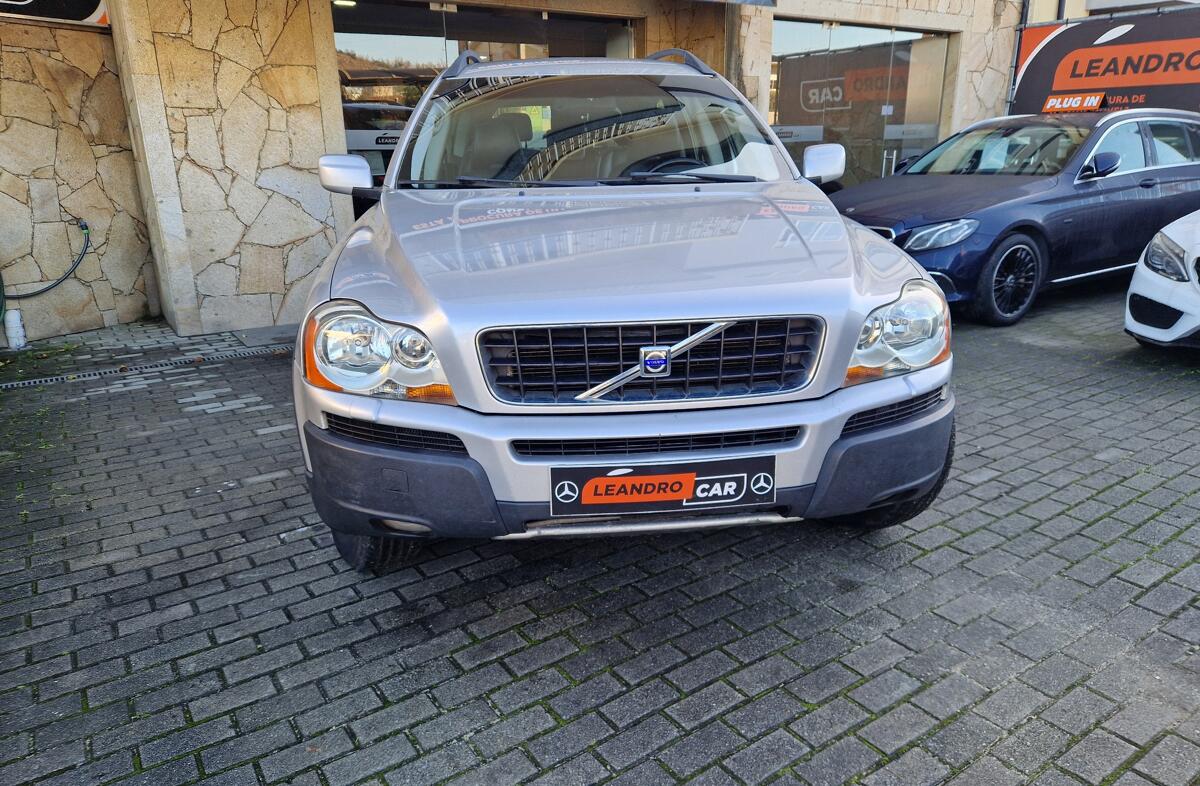 VOLVO XC90 2.4 D5 5L Nivel 2
