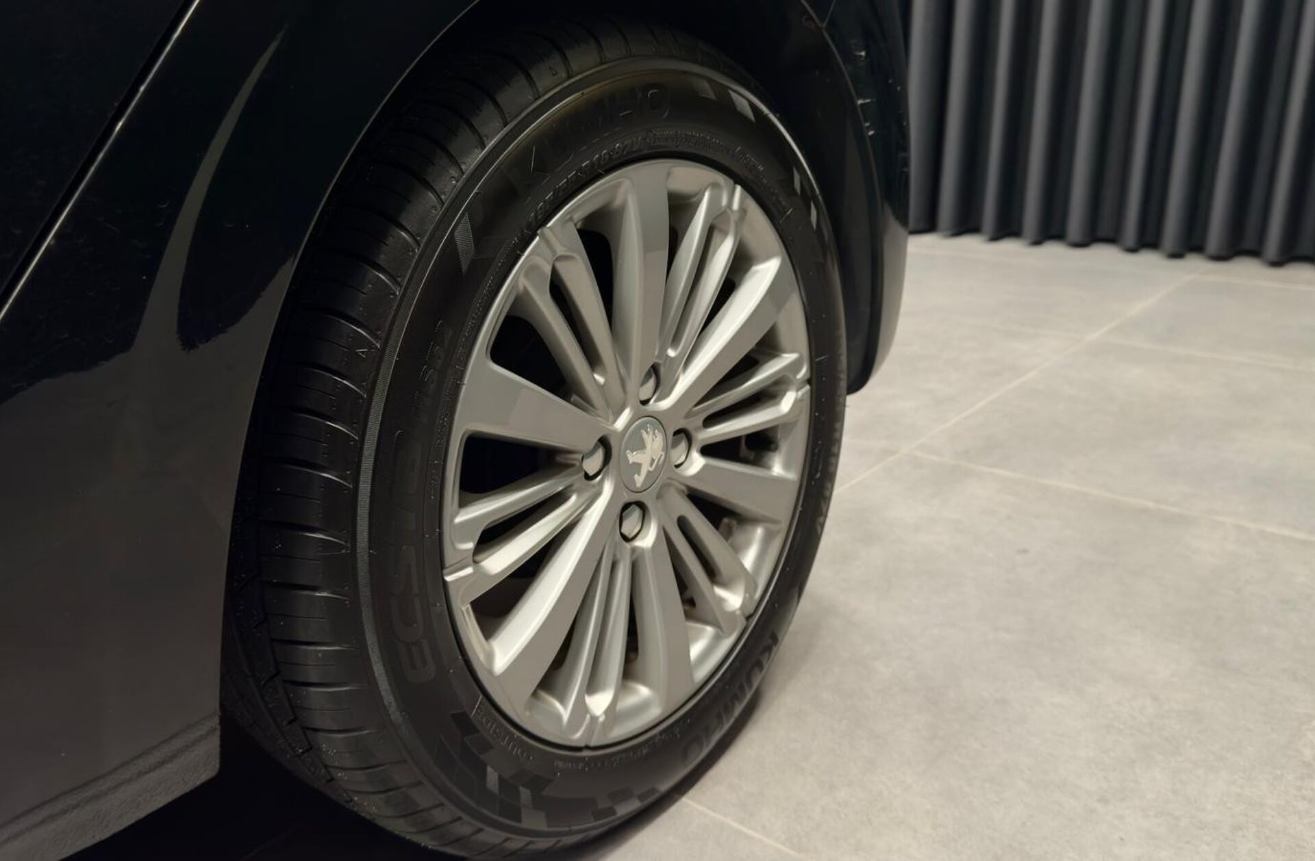 PEUGEOT 208 1.2 PureTech Style