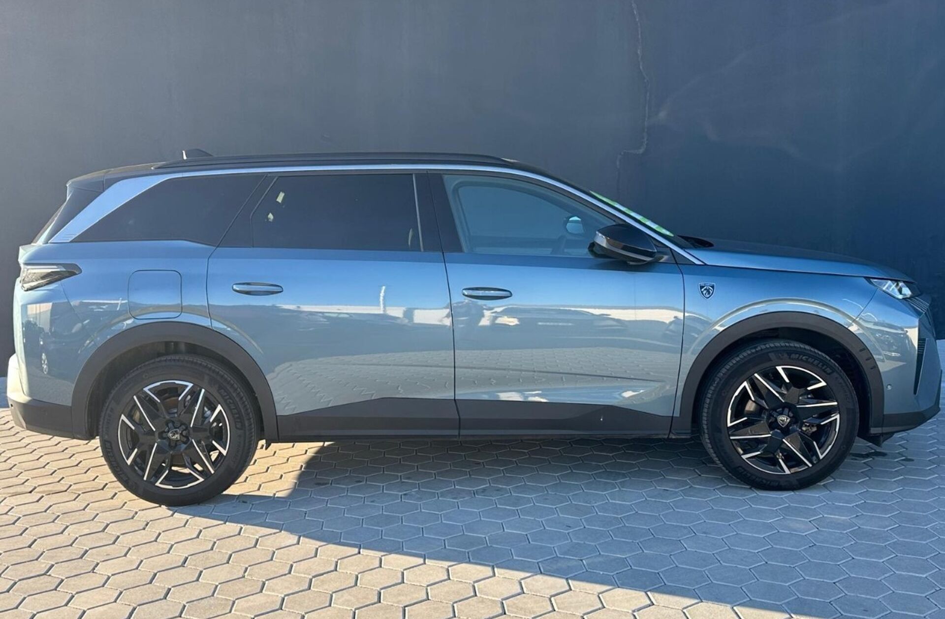 PEUGEOT 5008 1.2 Hybrid GT e-DCS6