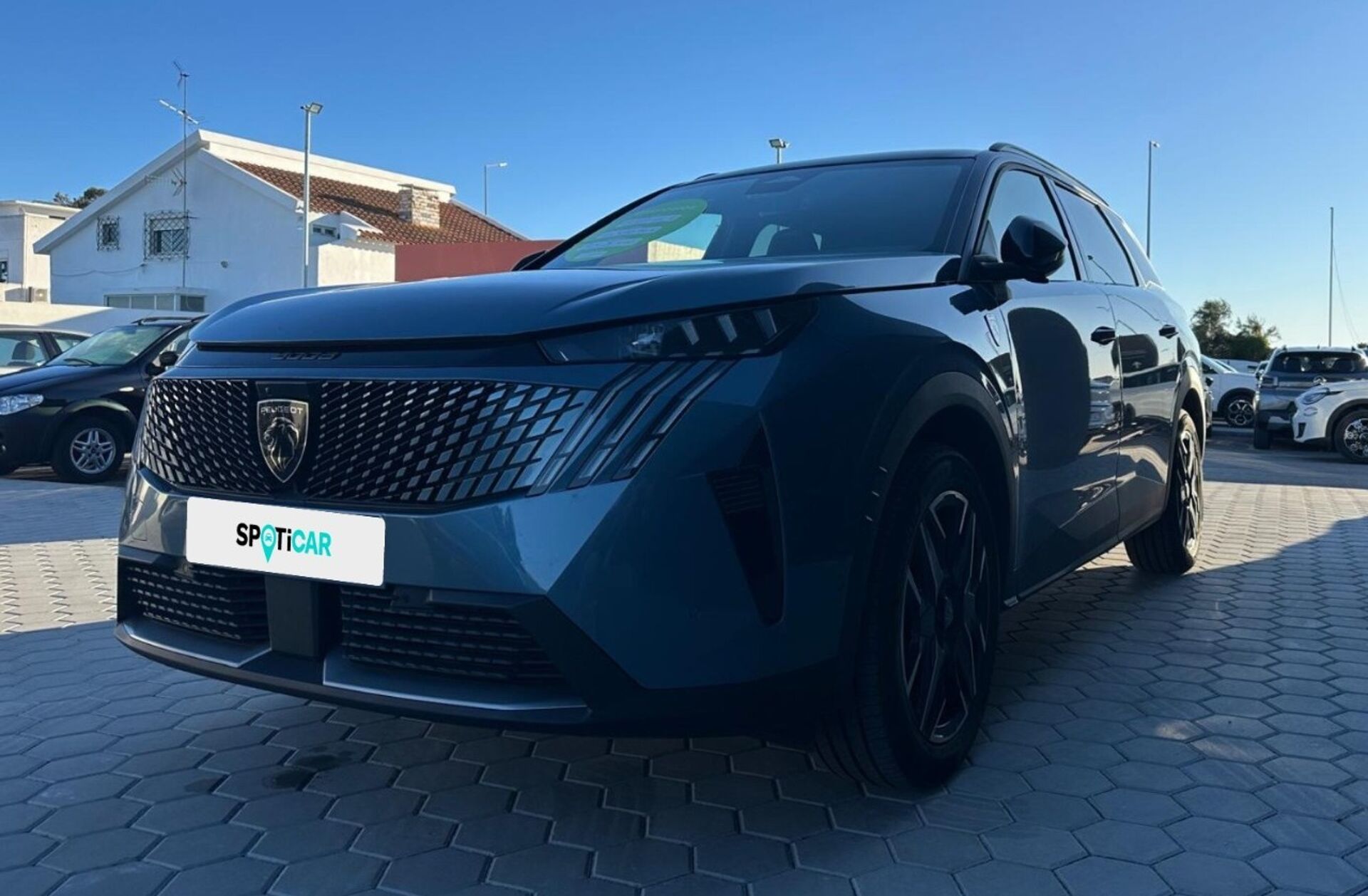 PEUGEOT 5008 1.2 Hybrid GT e-DCS6