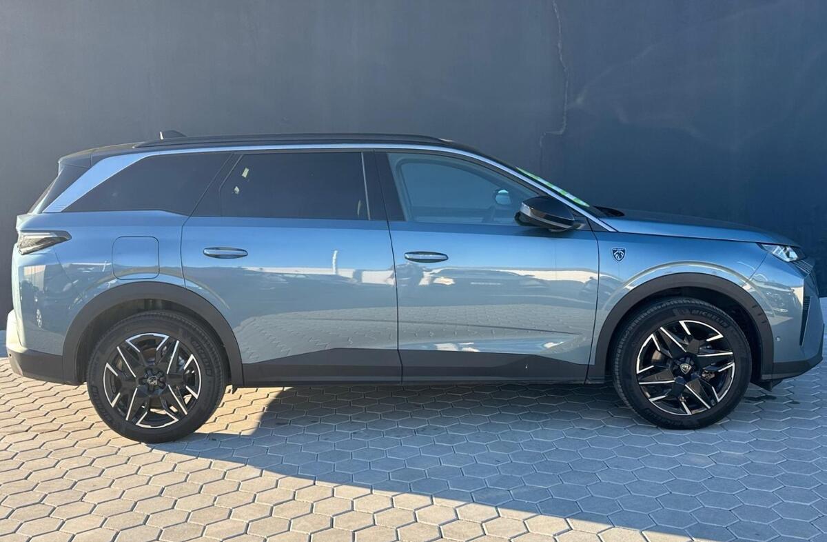 PEUGEOT 5008 1.2 Hybrid GT e-DCS6