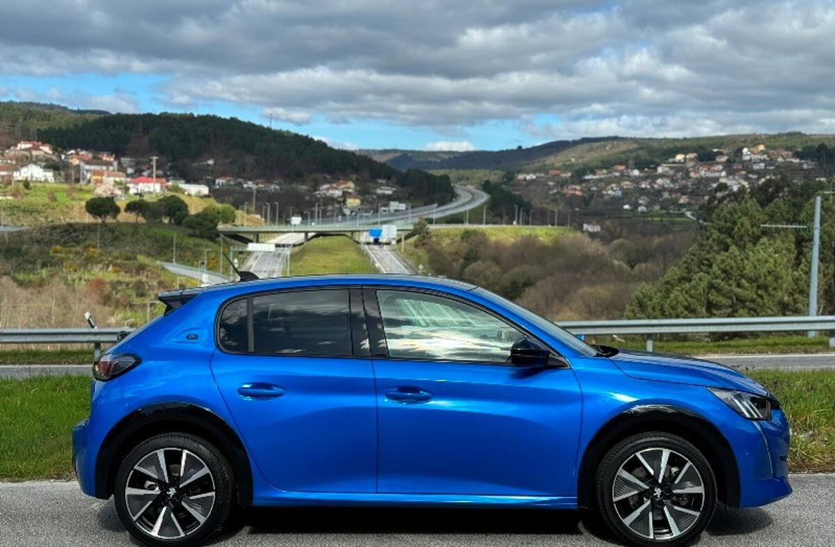 PEUGEOT 208 e- 50 kWh Active