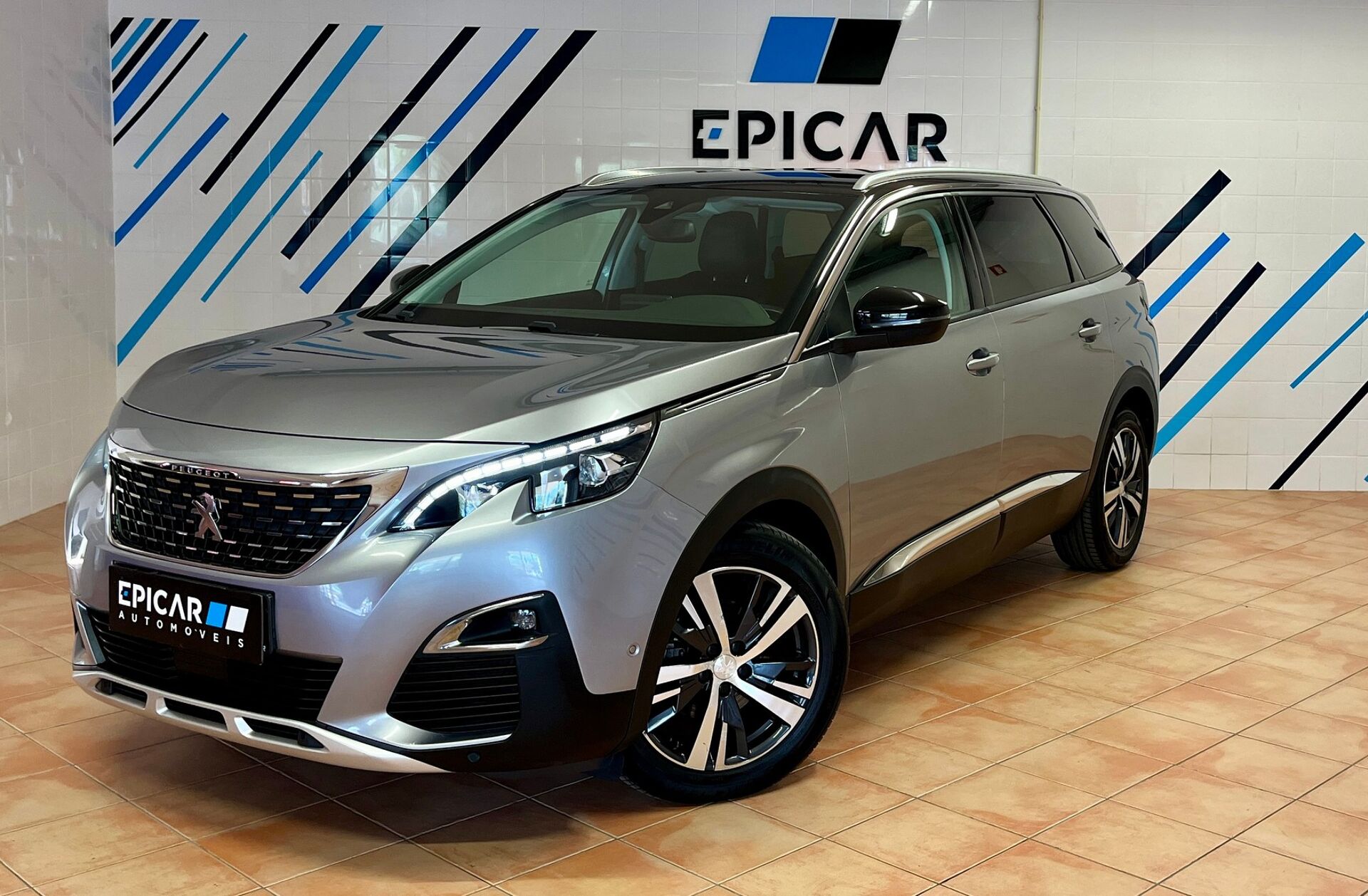 PEUGEOT 5008 1.2 PureTech Allure EAT6
