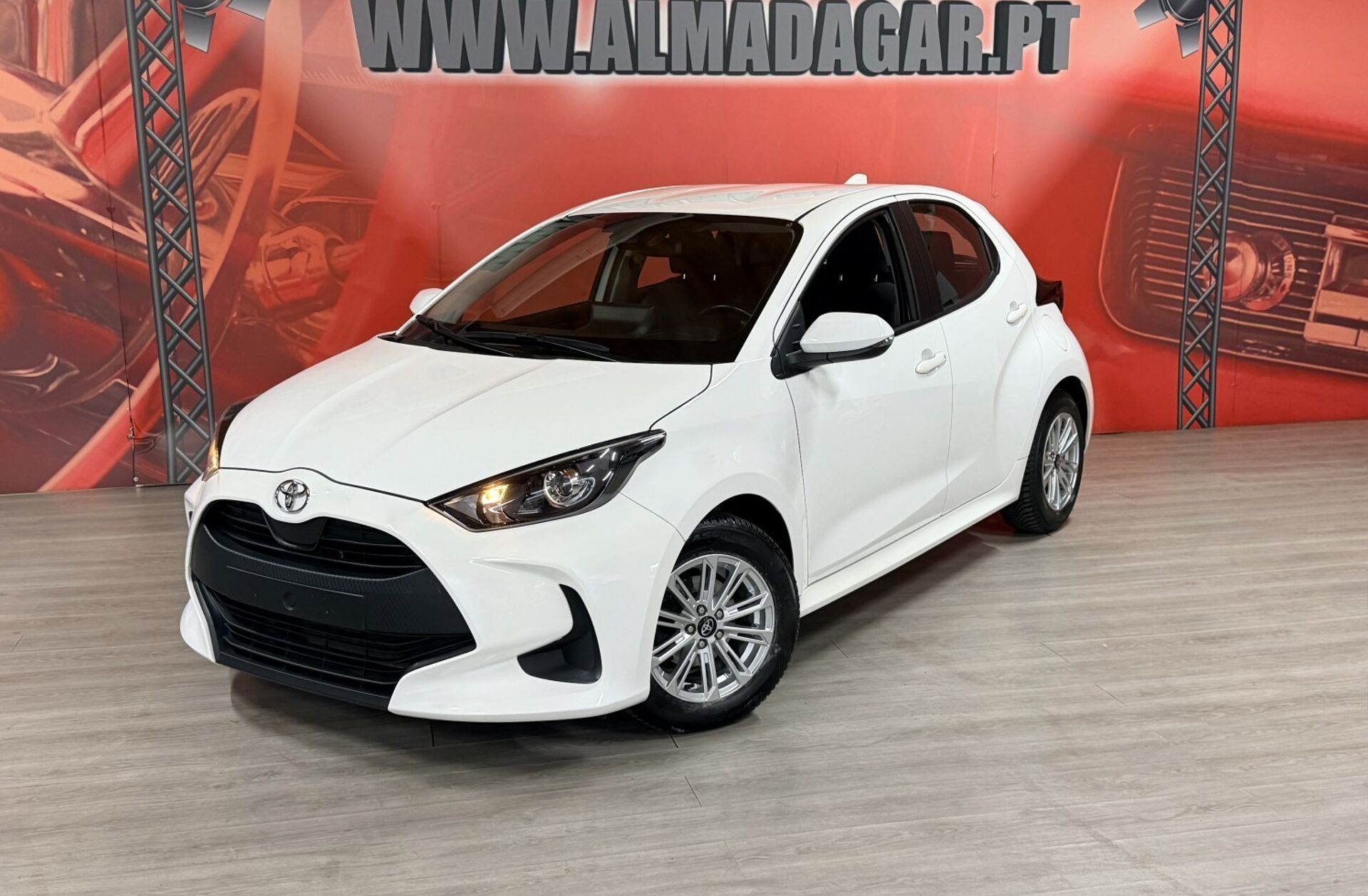 TOYOTA Yaris 1.0 VVT-i Comfort Plus