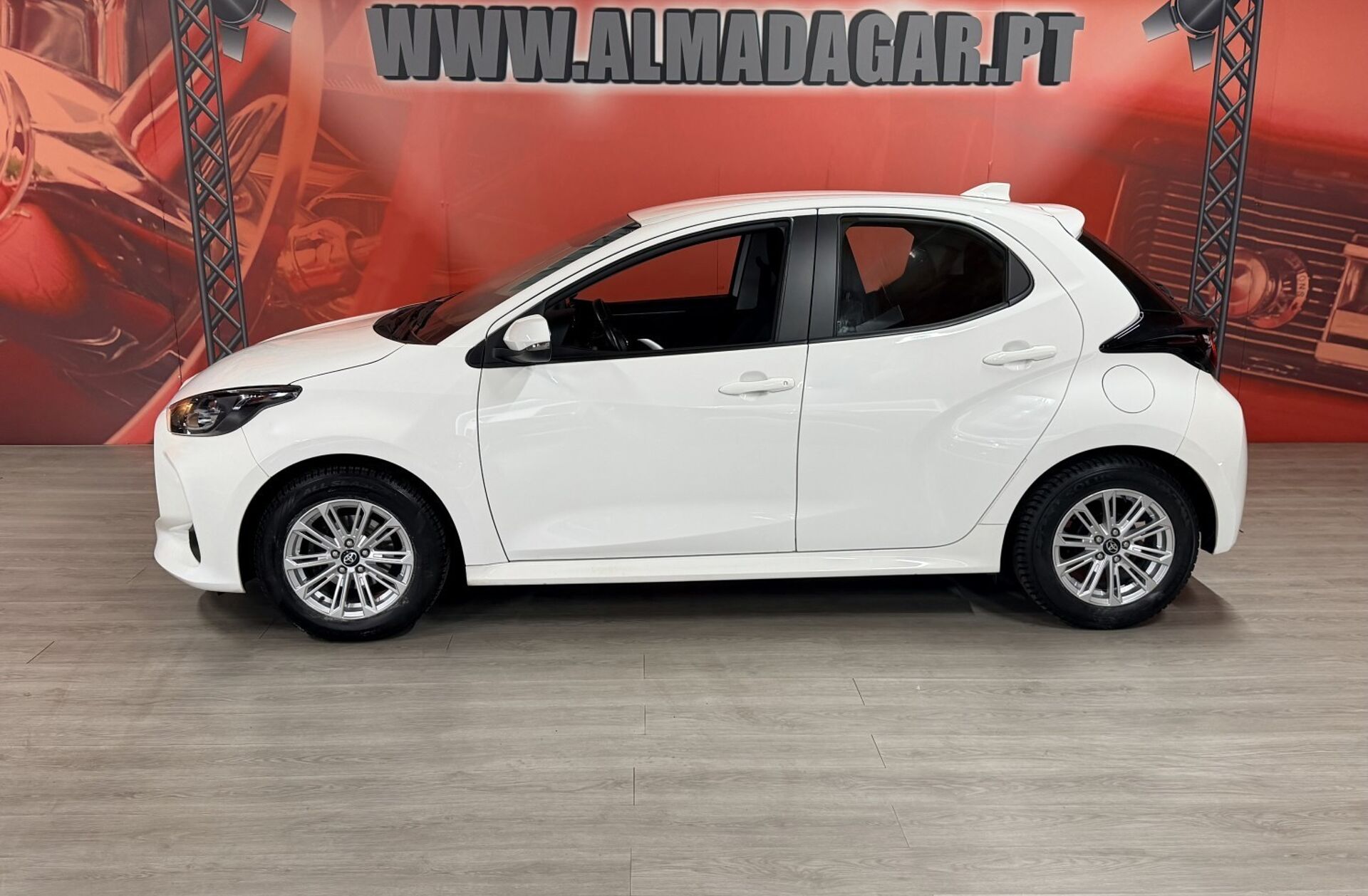 TOYOTA Yaris 1.0 VVT-i Comfort Plus