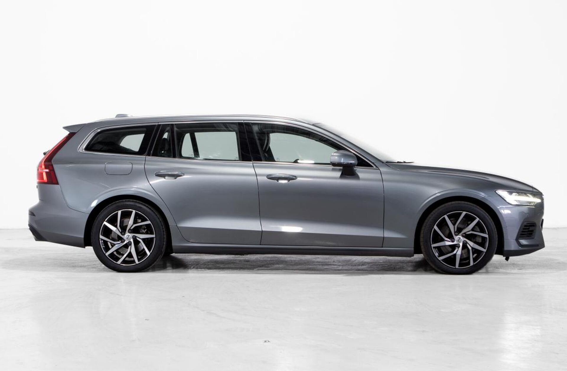VOLVO V60 2.0 T8 AWD TE Momentum
