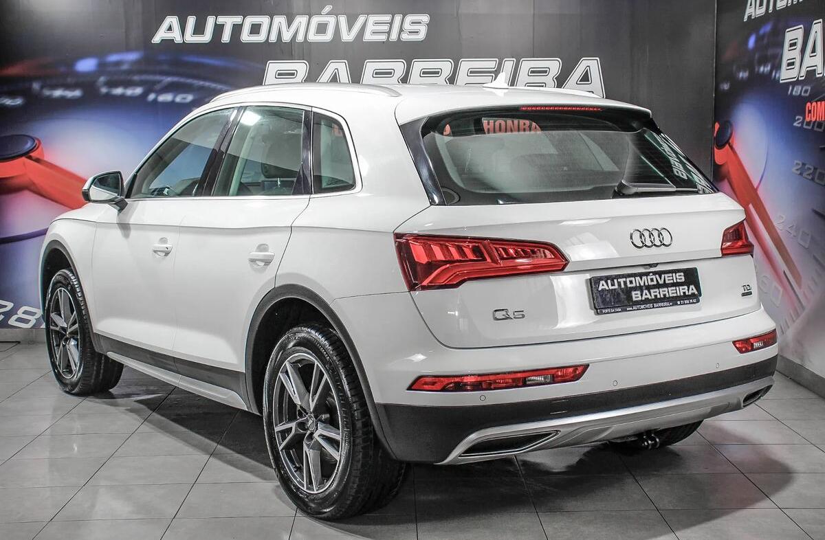 AUDI Q5 2.0 TDI quattro S-tronic