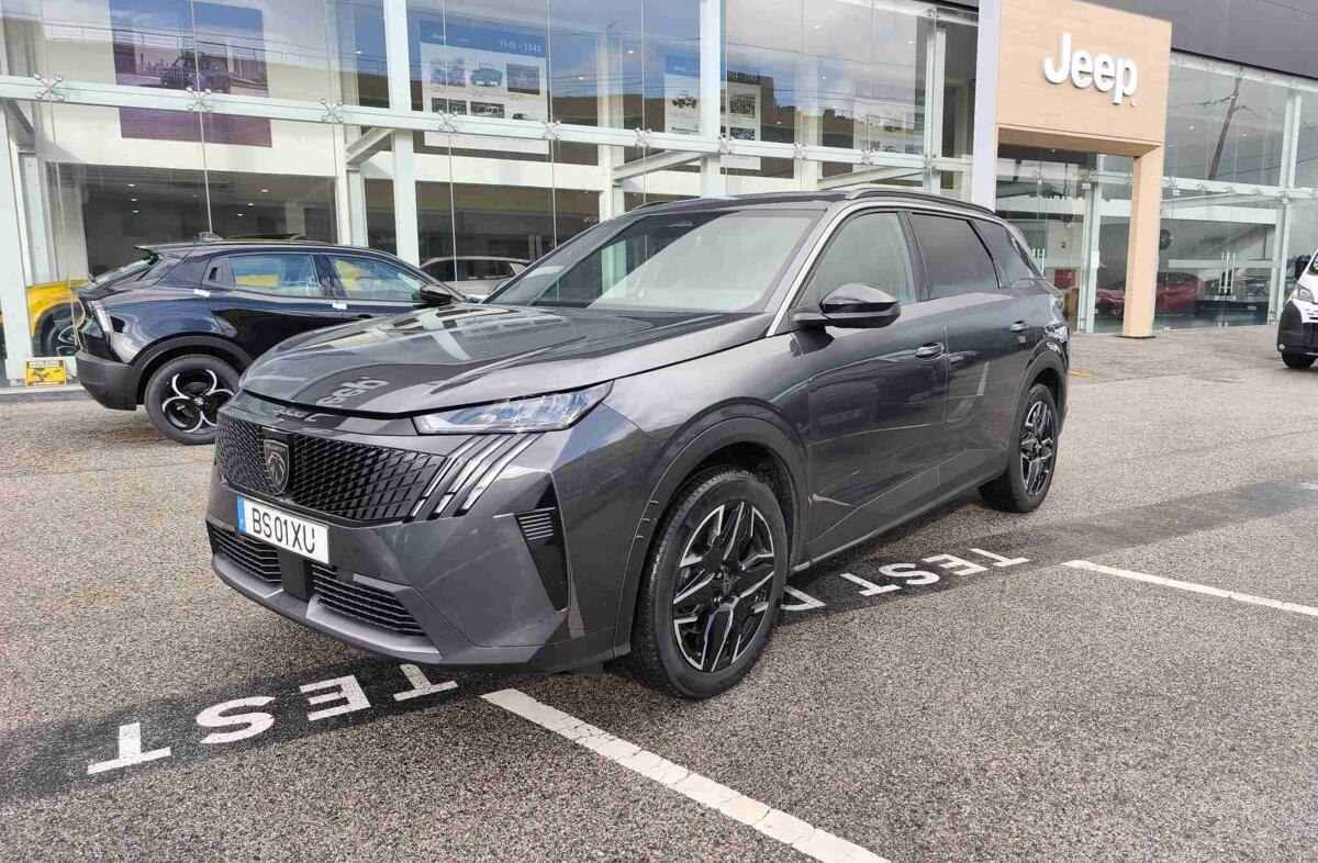 PEUGEOT 5008 1.2 Hybrid Allure e-DCS6