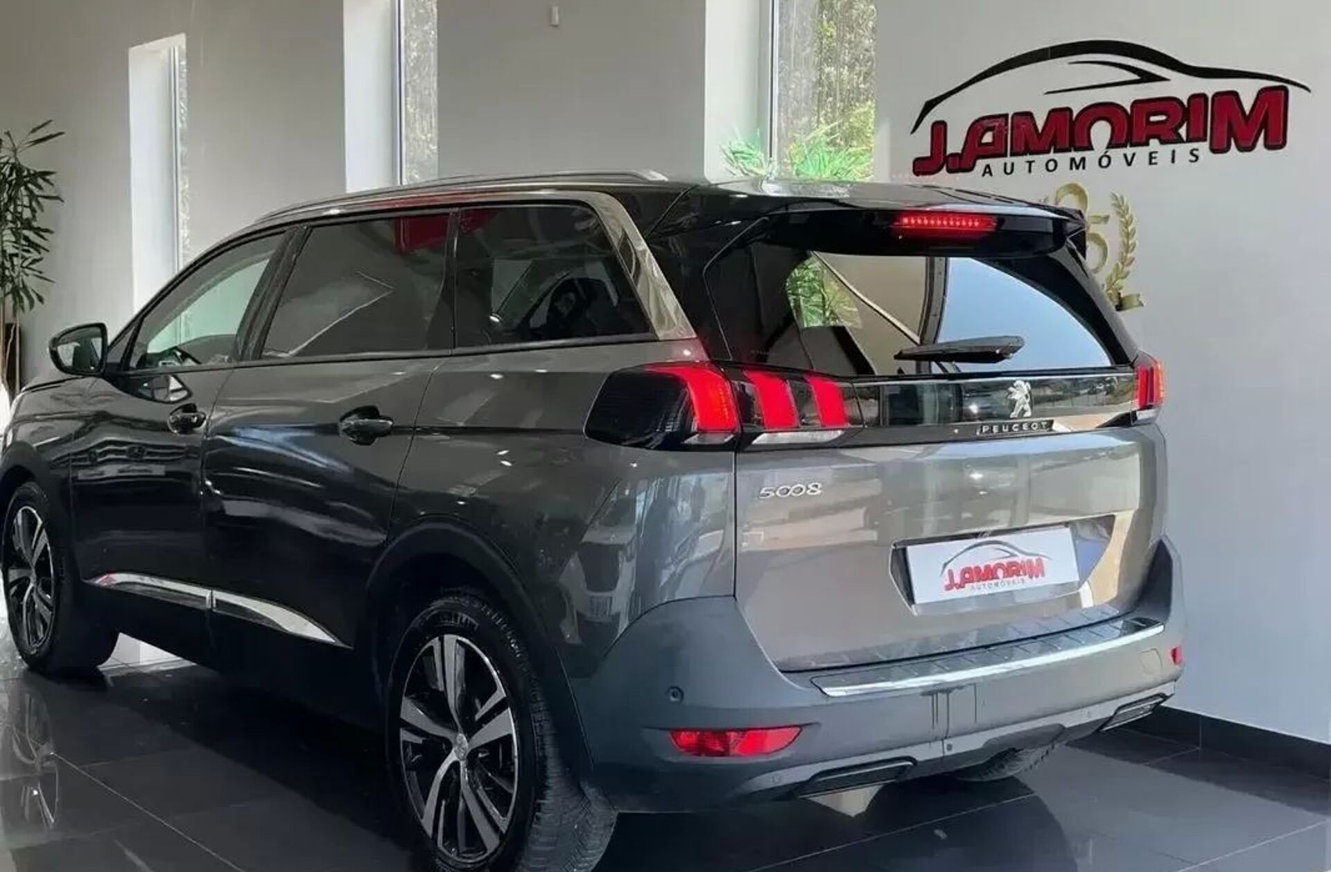 PEUGEOT 5008 1.6 BlueHDi Allure