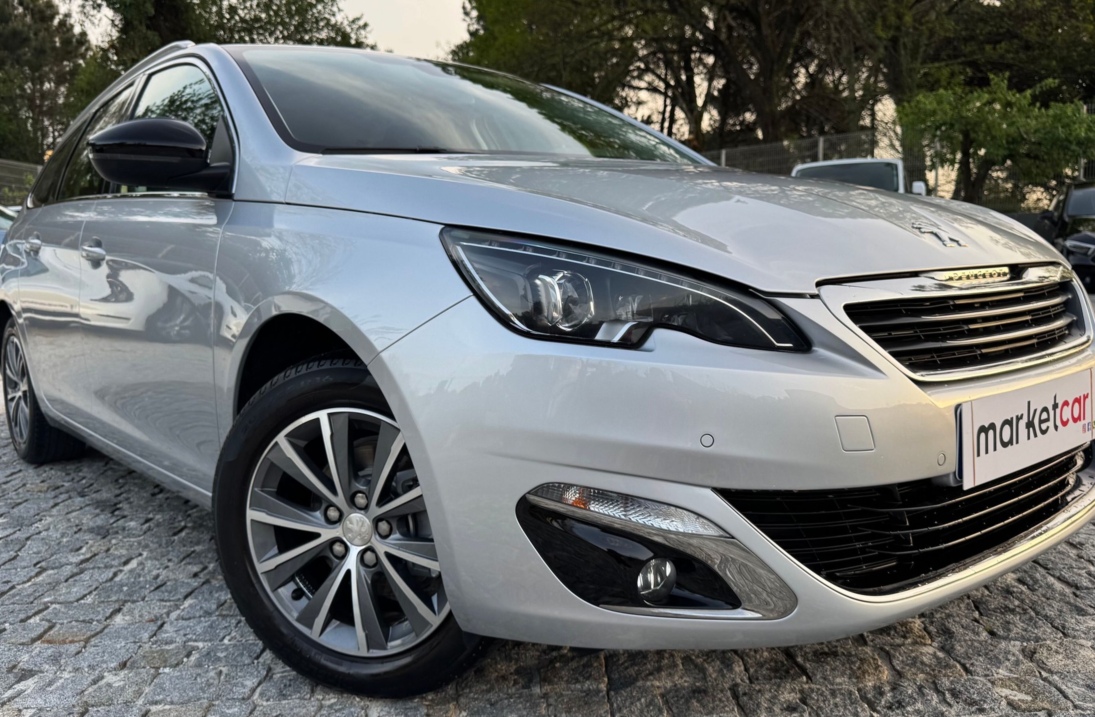PEUGEOT 308 SW 1.2 PureTech Allure