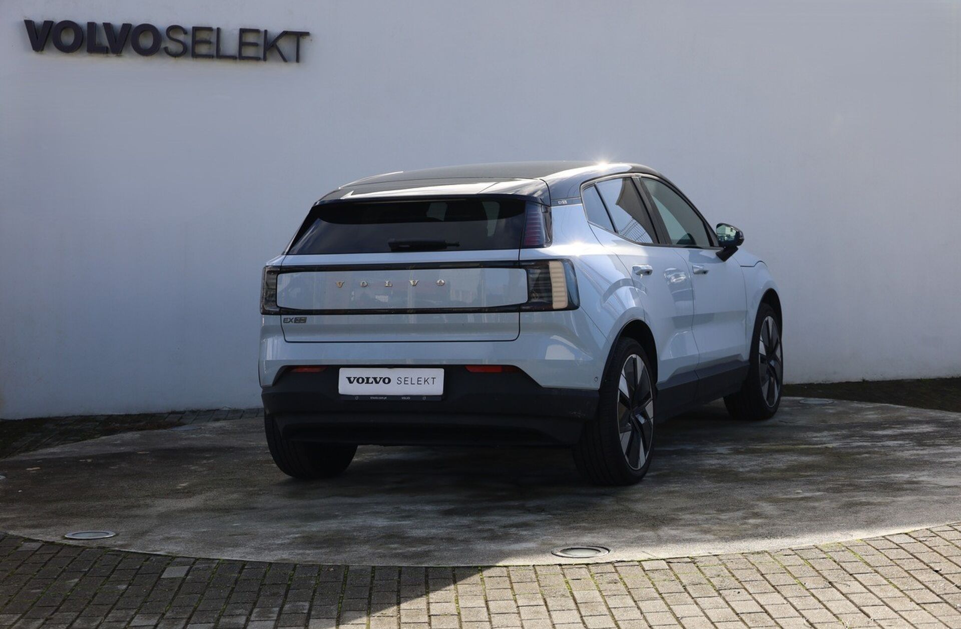 VOLVO EX30 69 kWh Single Motor Extended Range Ultra