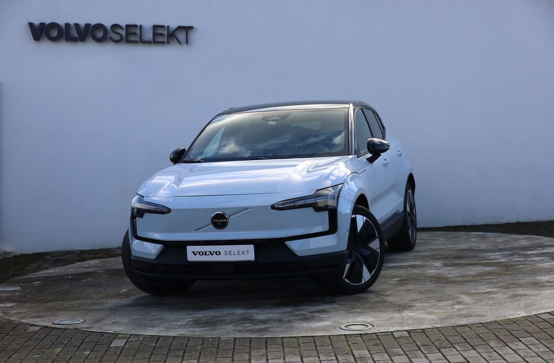 VOLVO EX30 69 kWh Single Motor Extended Range Ultra