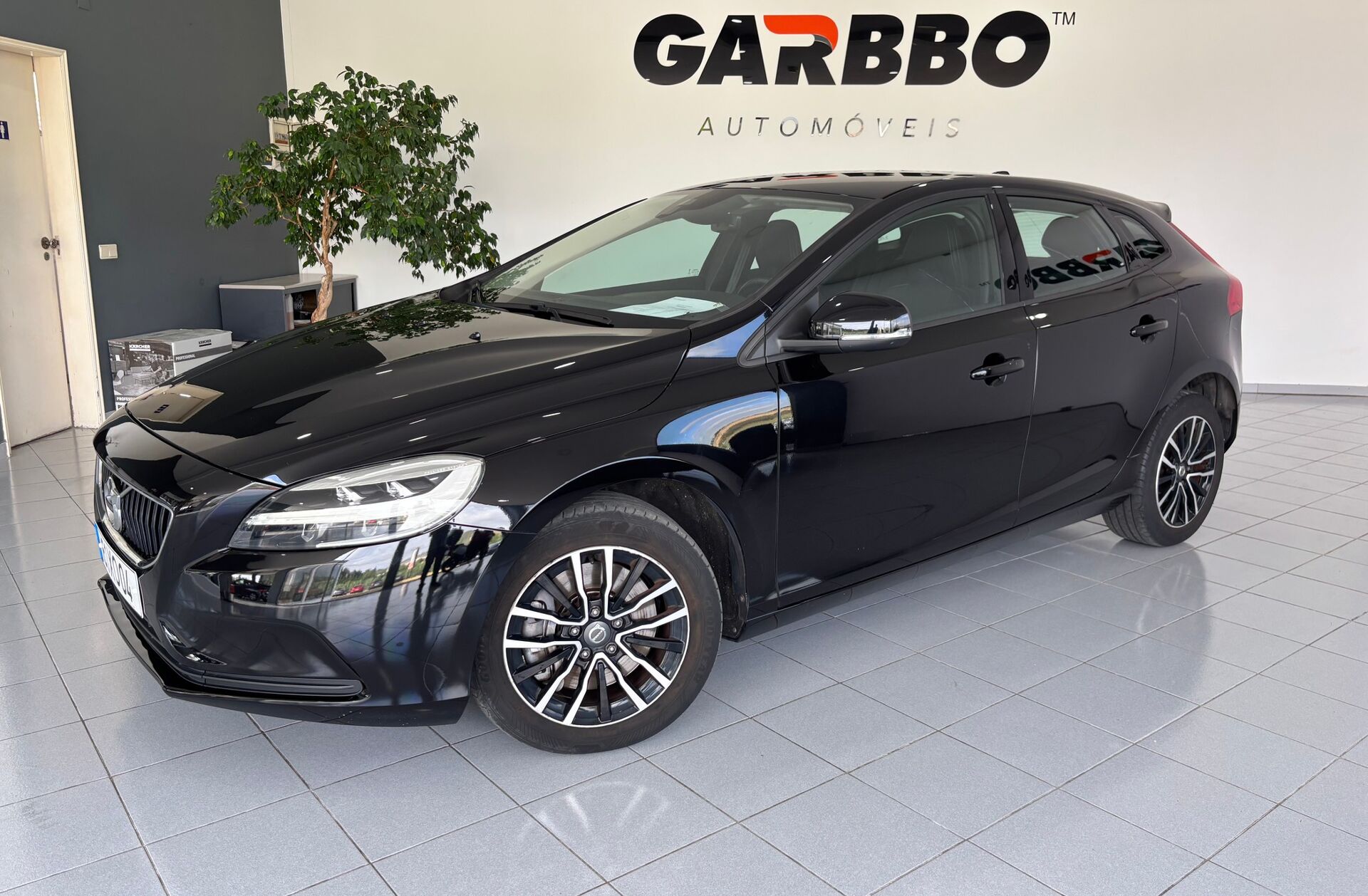 VOLVO V40 2.0 D3 Momentum