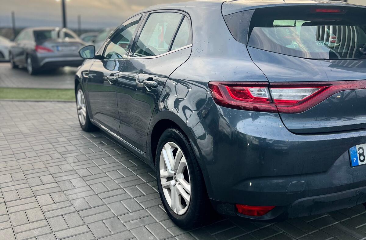 RENAULT Mégane 1.5 Blue dCi Zen