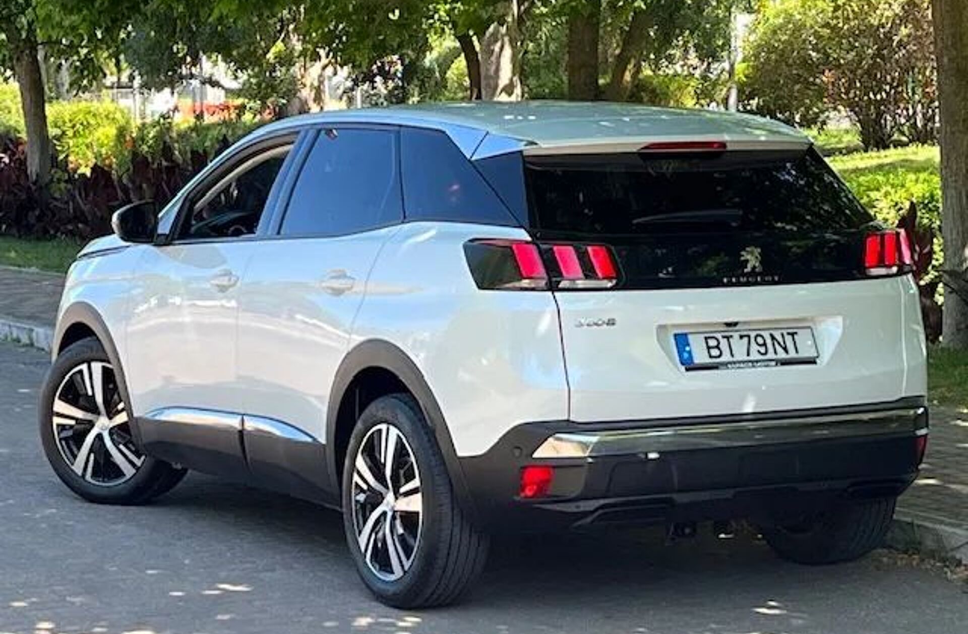 PEUGEOT 3008 1.5 BlueHDi Allure EAT8