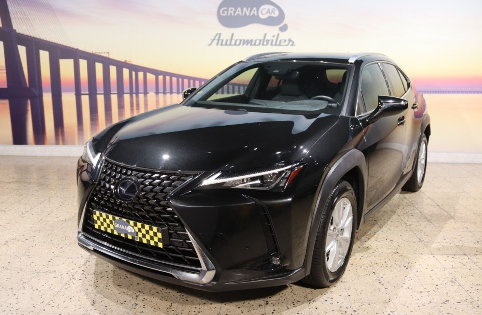 LEXUS UX 250h F Sport