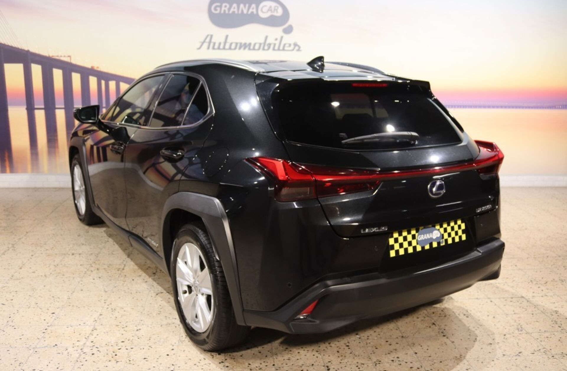 LEXUS UX 250h F Sport