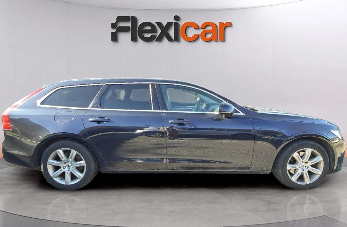 VOLVO V90 2.0 D4 Momentum Geartronic