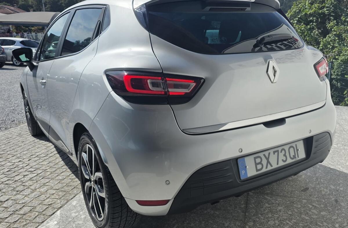 RENAULT Clio 0.9 TCe Limited Edition