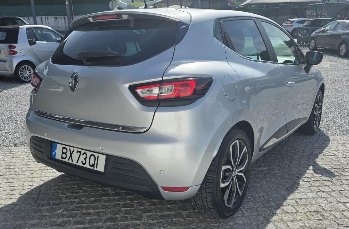 RENAULT Clio 0.9 TCe Limited Edition