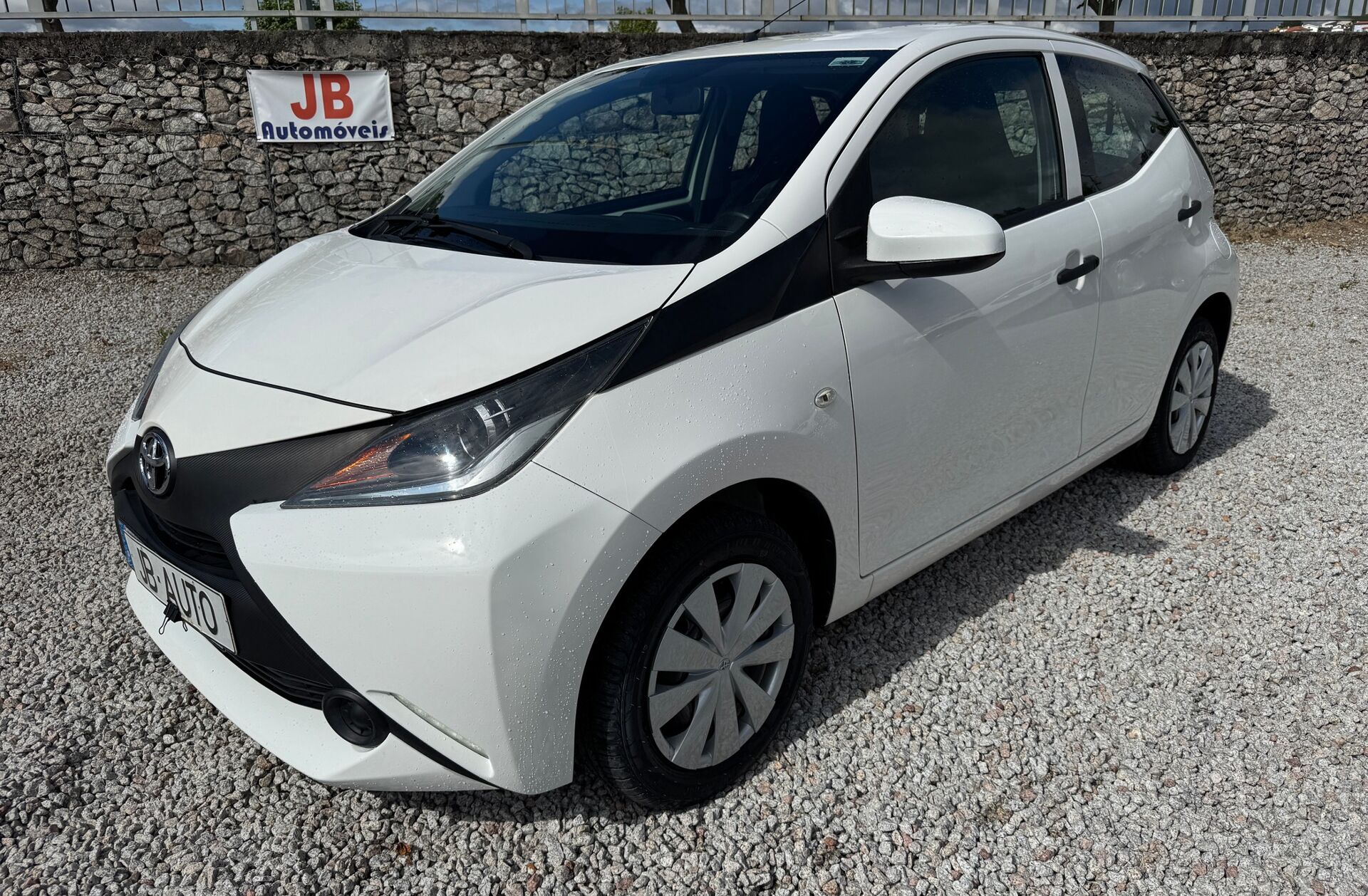 TOYOTA Aygo x