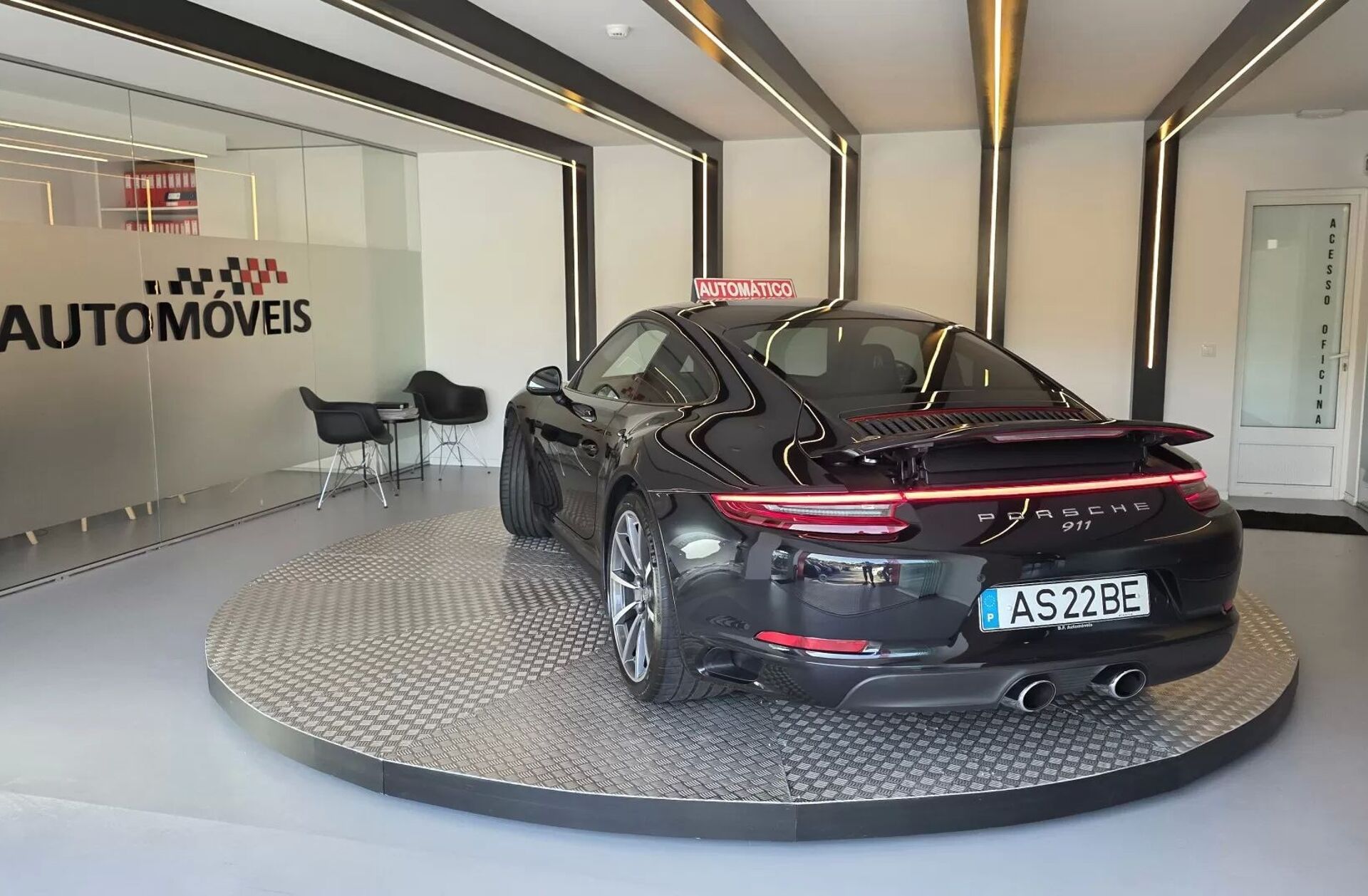 PORSCHE 911 Carrera 4 PDK