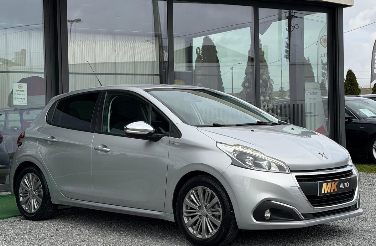 PEUGEOT 208 1.6 BlueHDi Style
