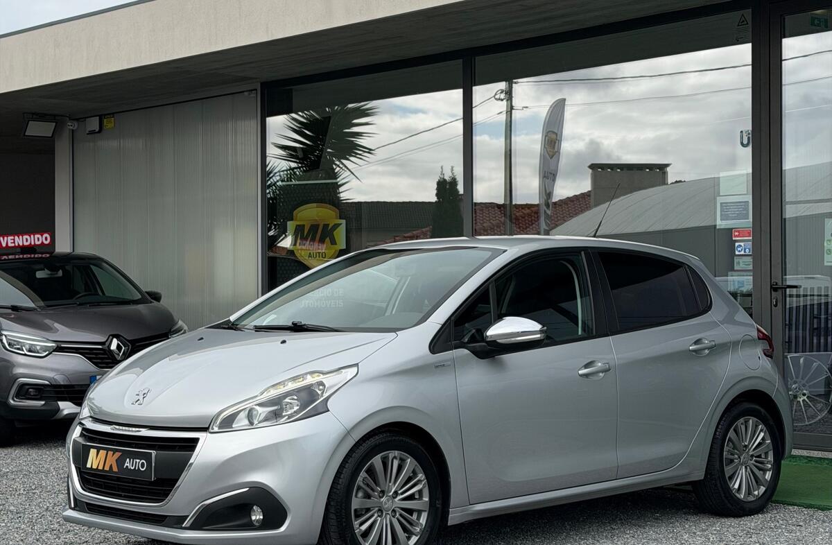 PEUGEOT 208 1.6 BlueHDi Style