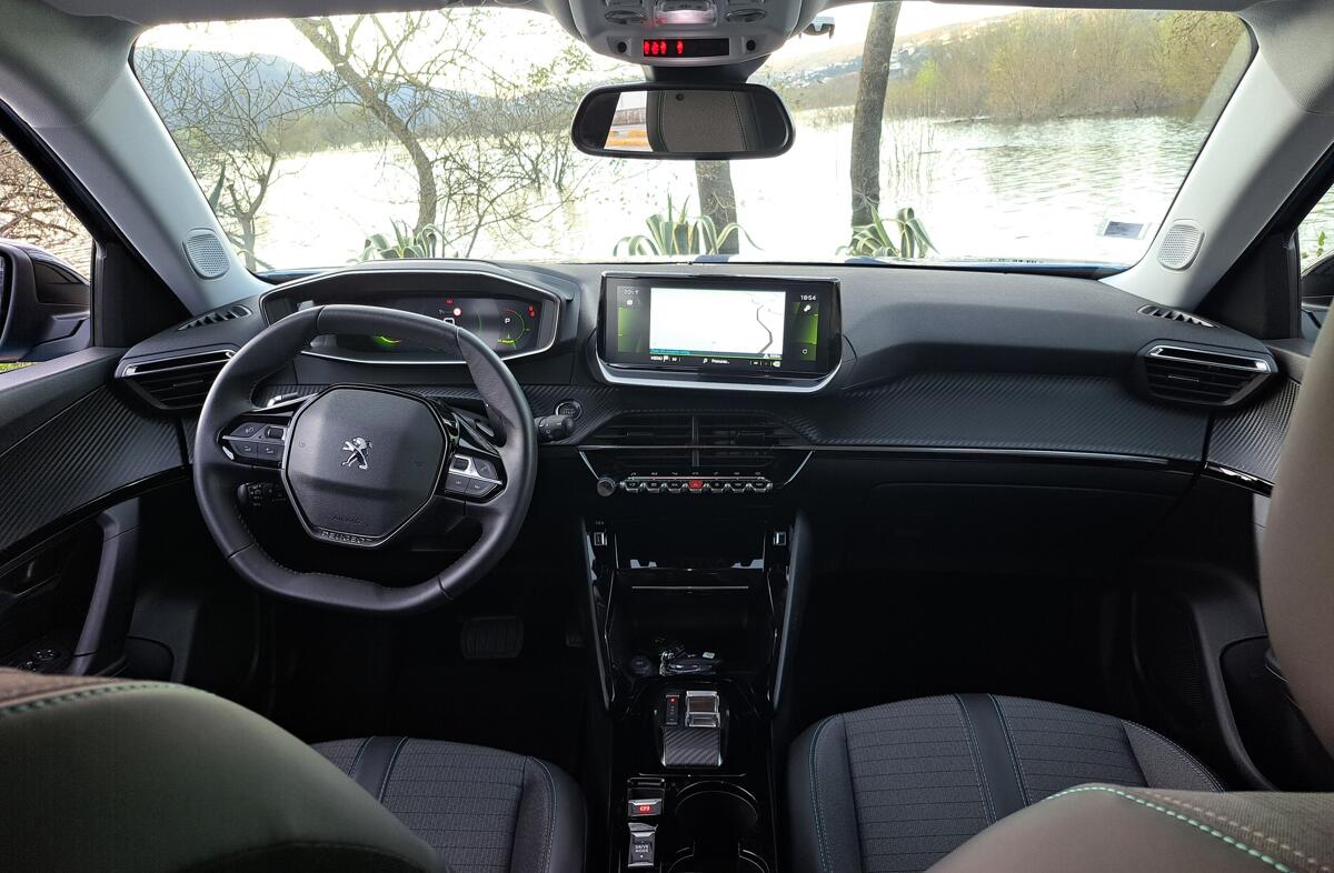 PEUGEOT 2008 1.5 BlueHDi Allure Pack EAT8